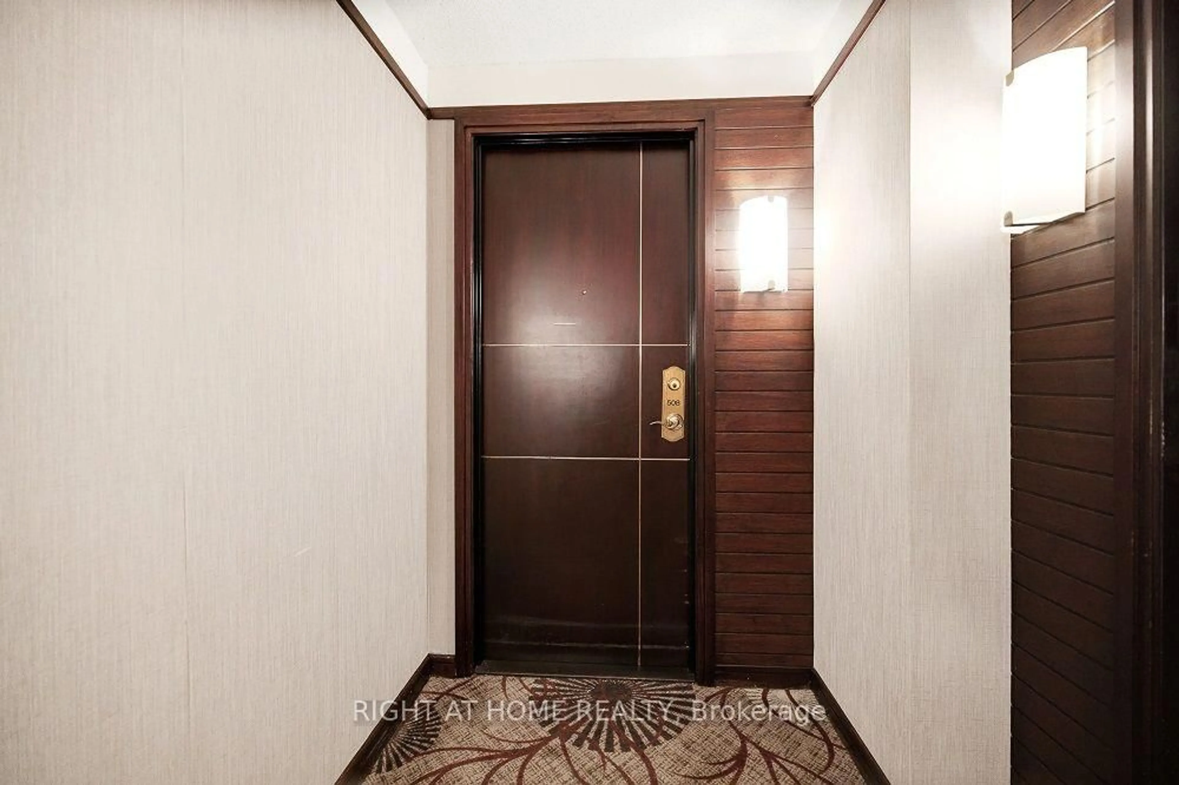 Indoor foyer for 2111 Lake Shore Blvd #508, Toronto Ontario M8V 4B2