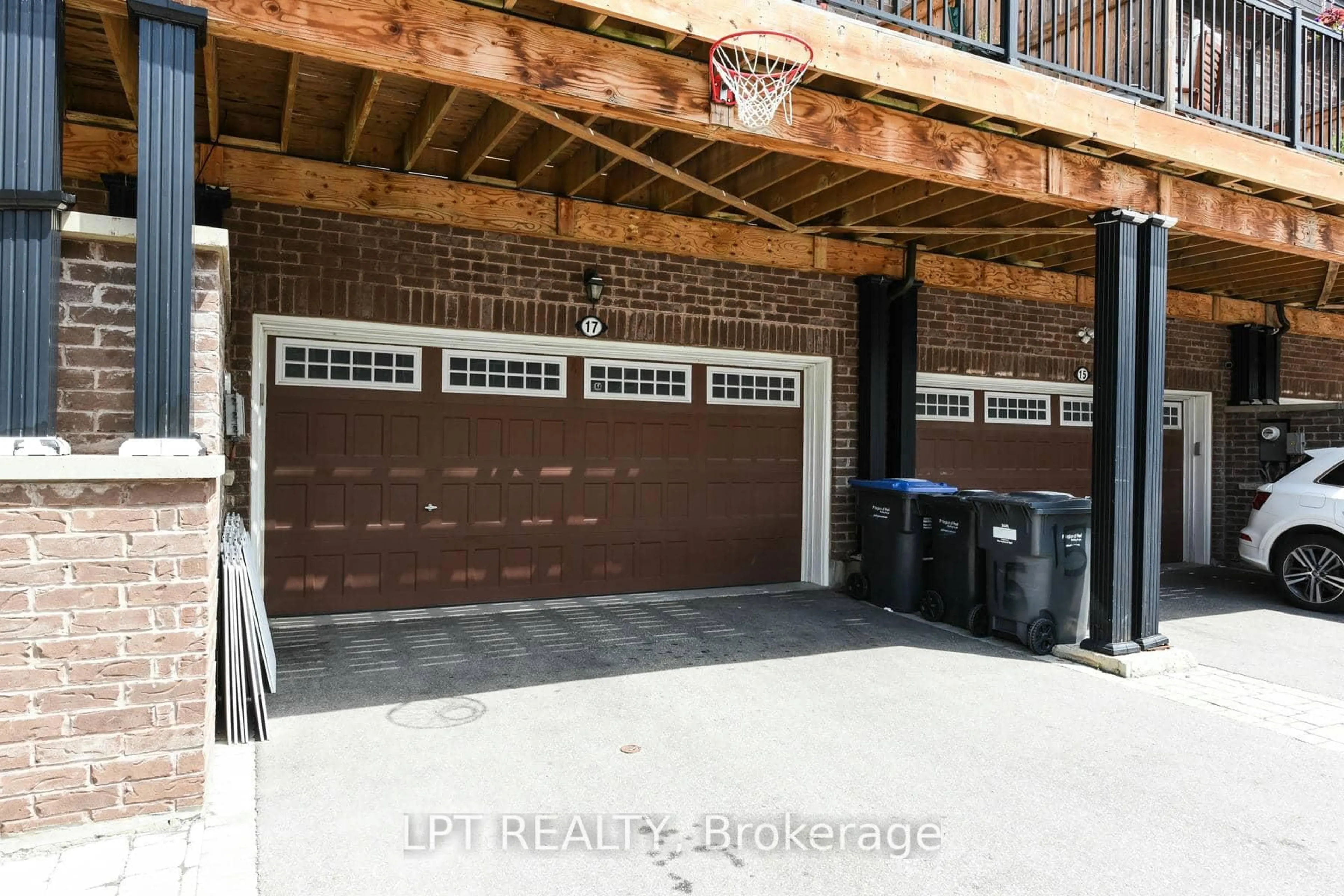 Indoor garage for 17 Gilford St, Brampton Ontario L6X 0E4