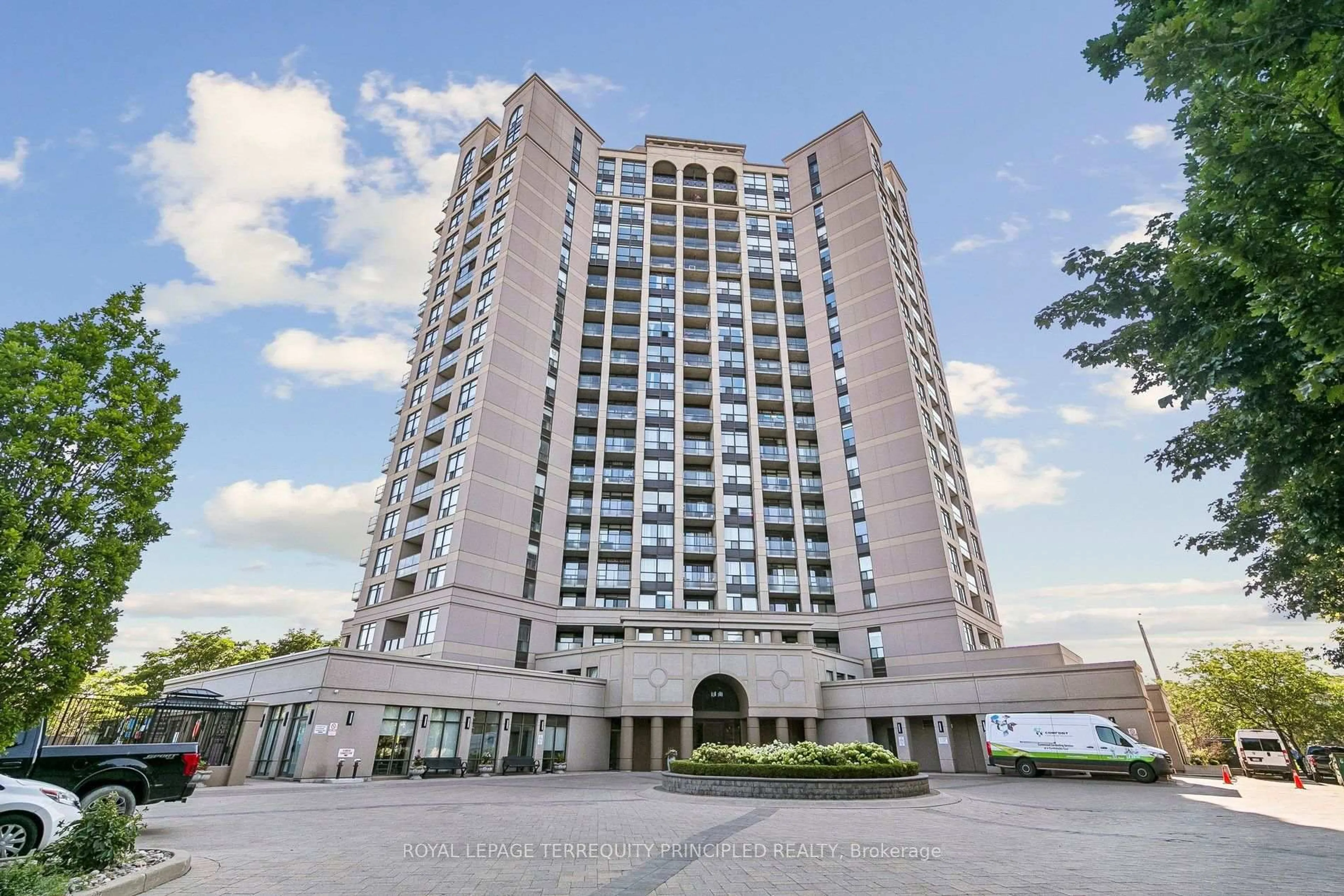 Indoor foyer for 220 Forum Dr #1003, Mississauga Ontario L4Z 4K1