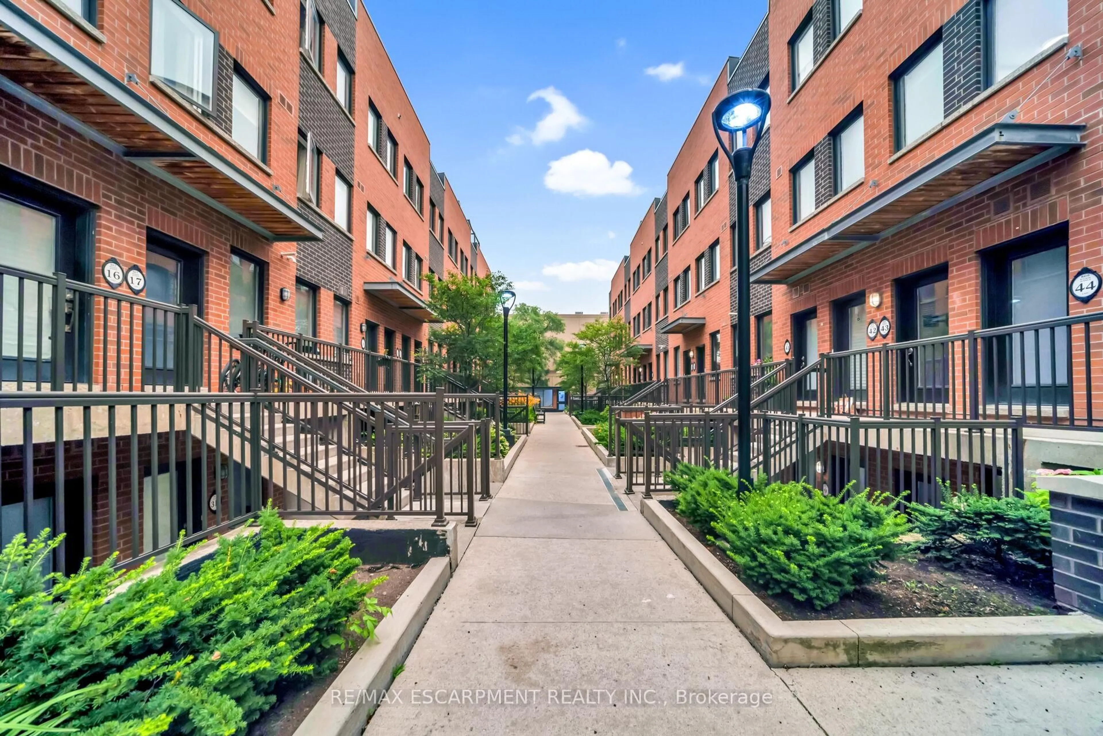 Patio, street for 869 Wilson Ave #29, Toronto Ontario M3K 0A4
