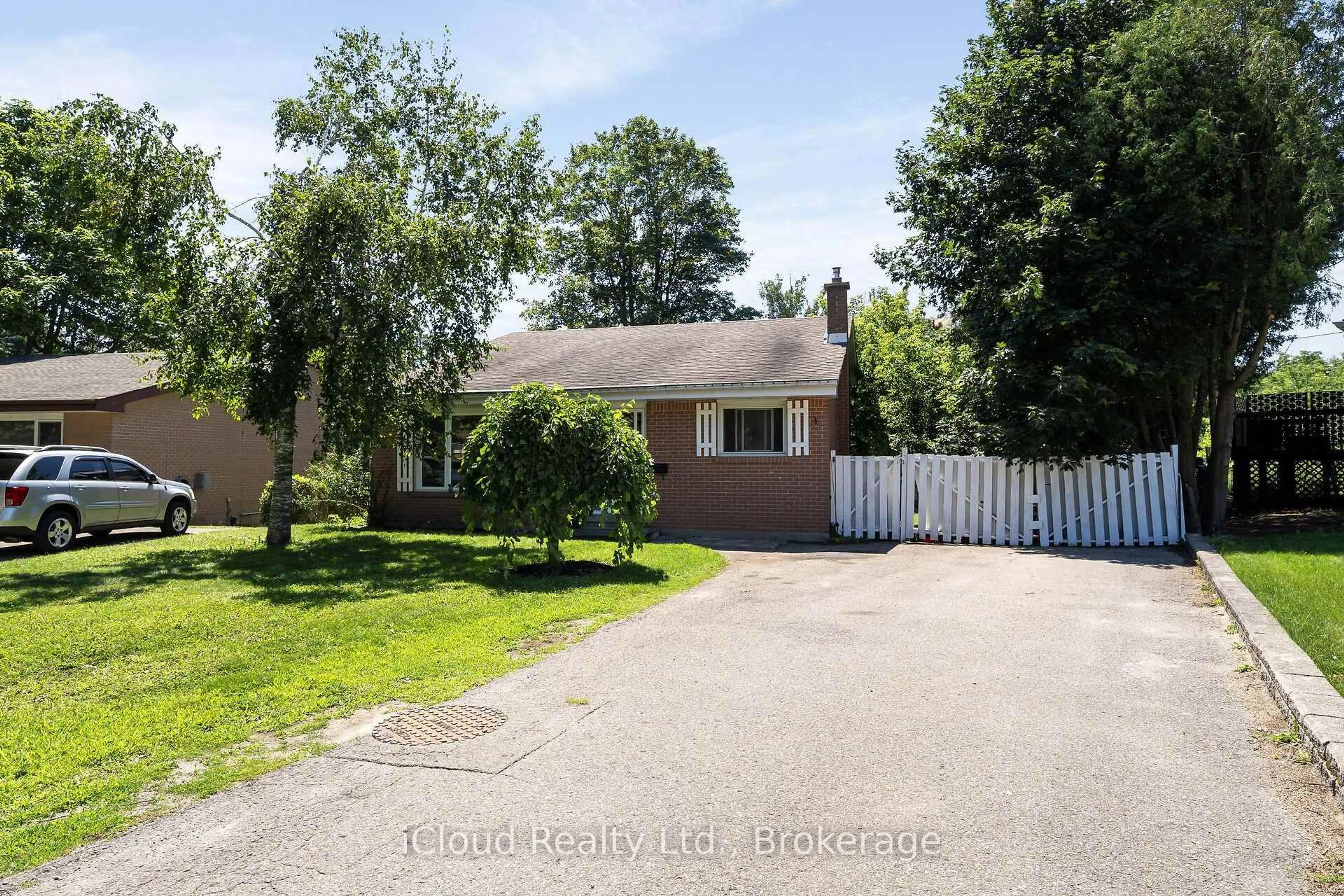 Unknown for 32 Mowbray Pl, Halton Hills Ontario L7J 2J8