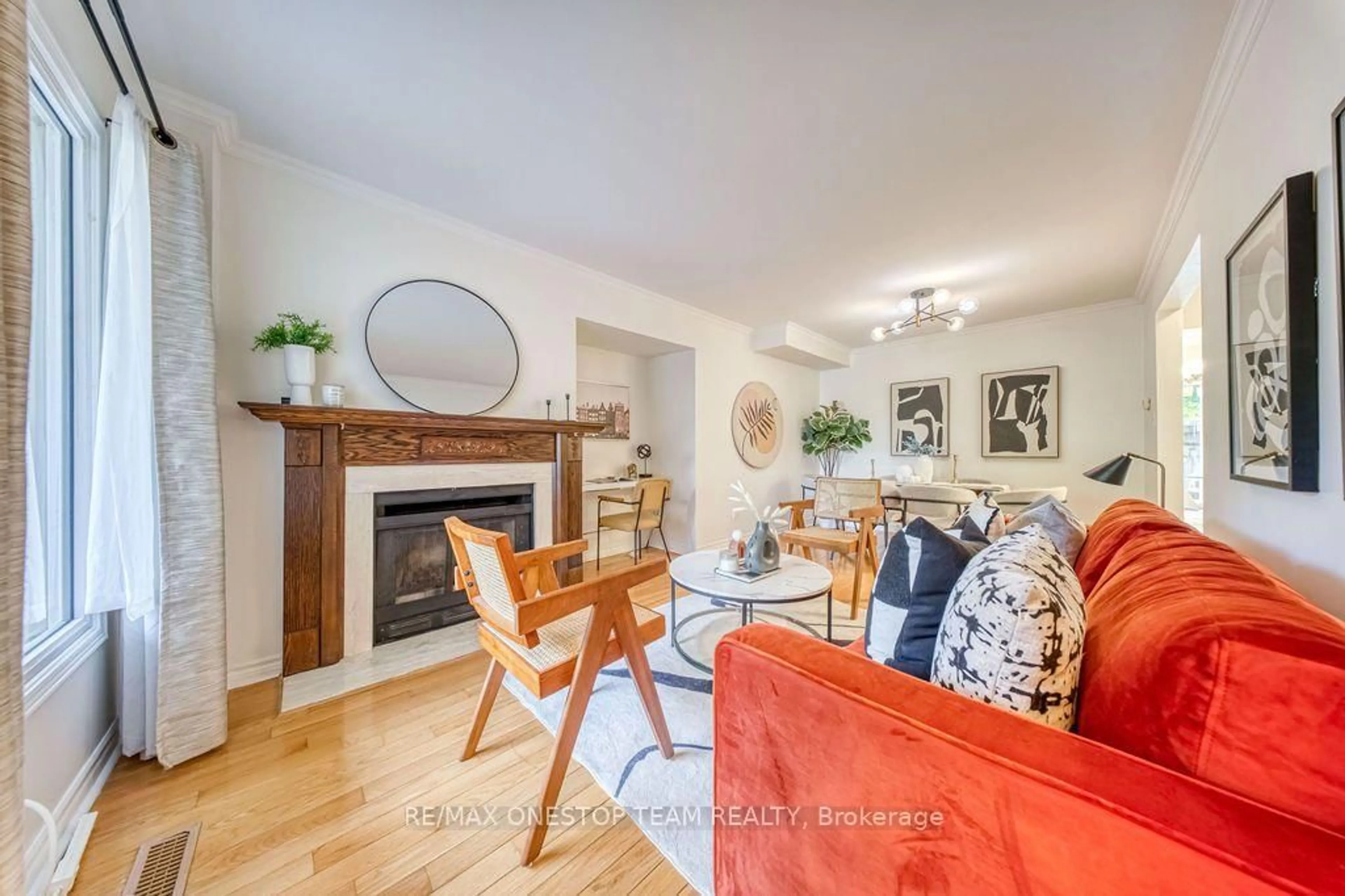 Living room with furniture, wood/laminate floor for 1376 Hazel Mccleary Dr, Oakville Ontario L6J 7B1