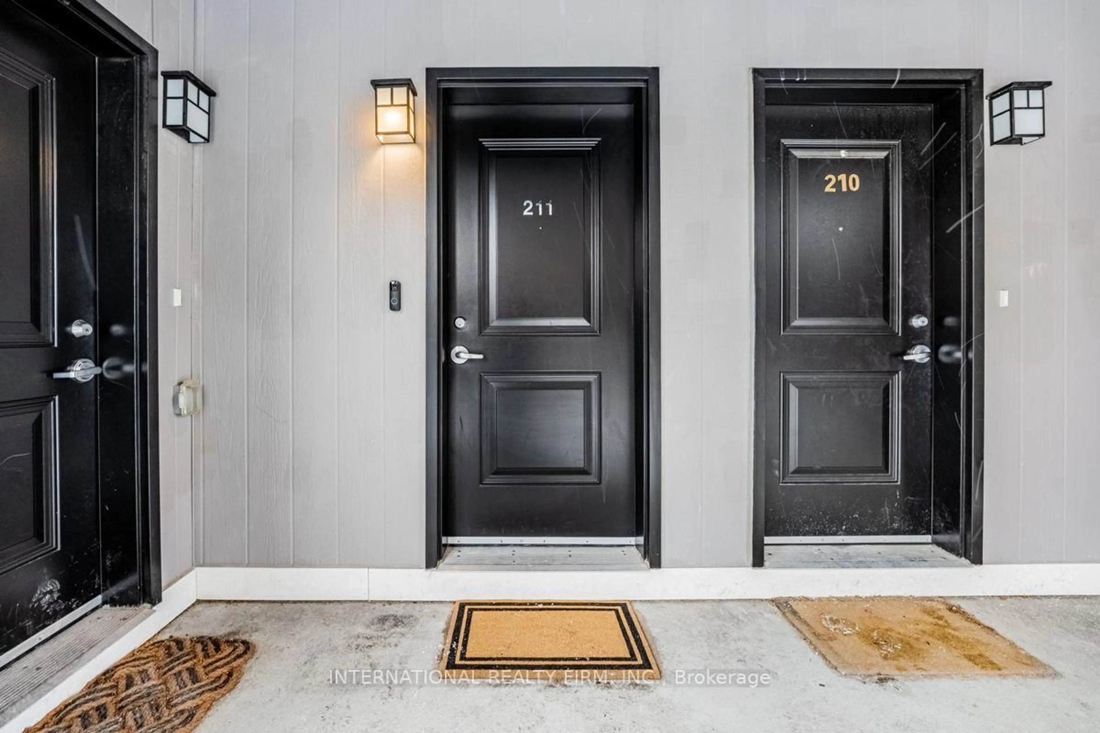 Indoor entryway for 1206 Main St #211, Milton Ontario L9T 9K6