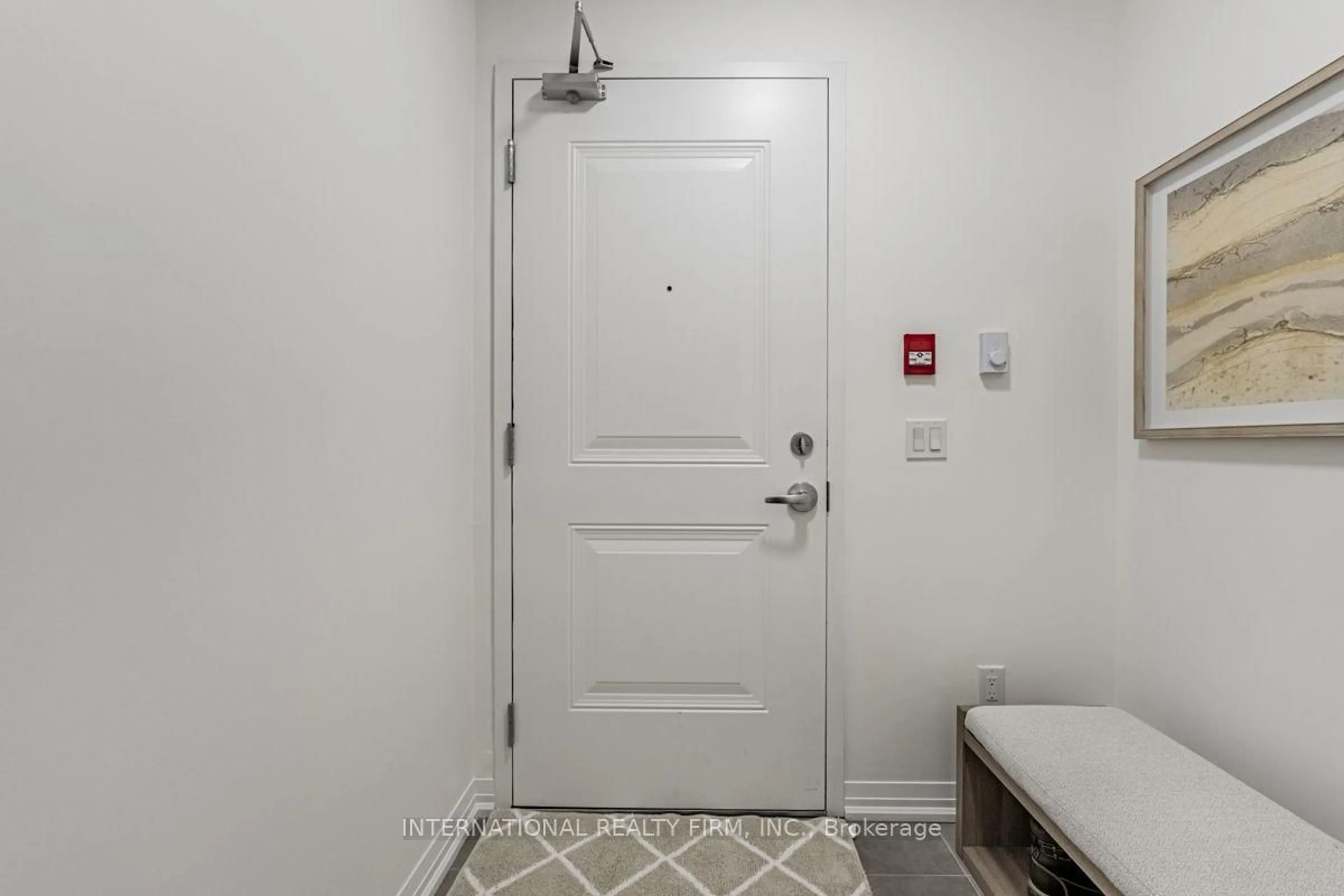 Indoor entryway for 1206 Main St #211, Milton Ontario L9T 9K6