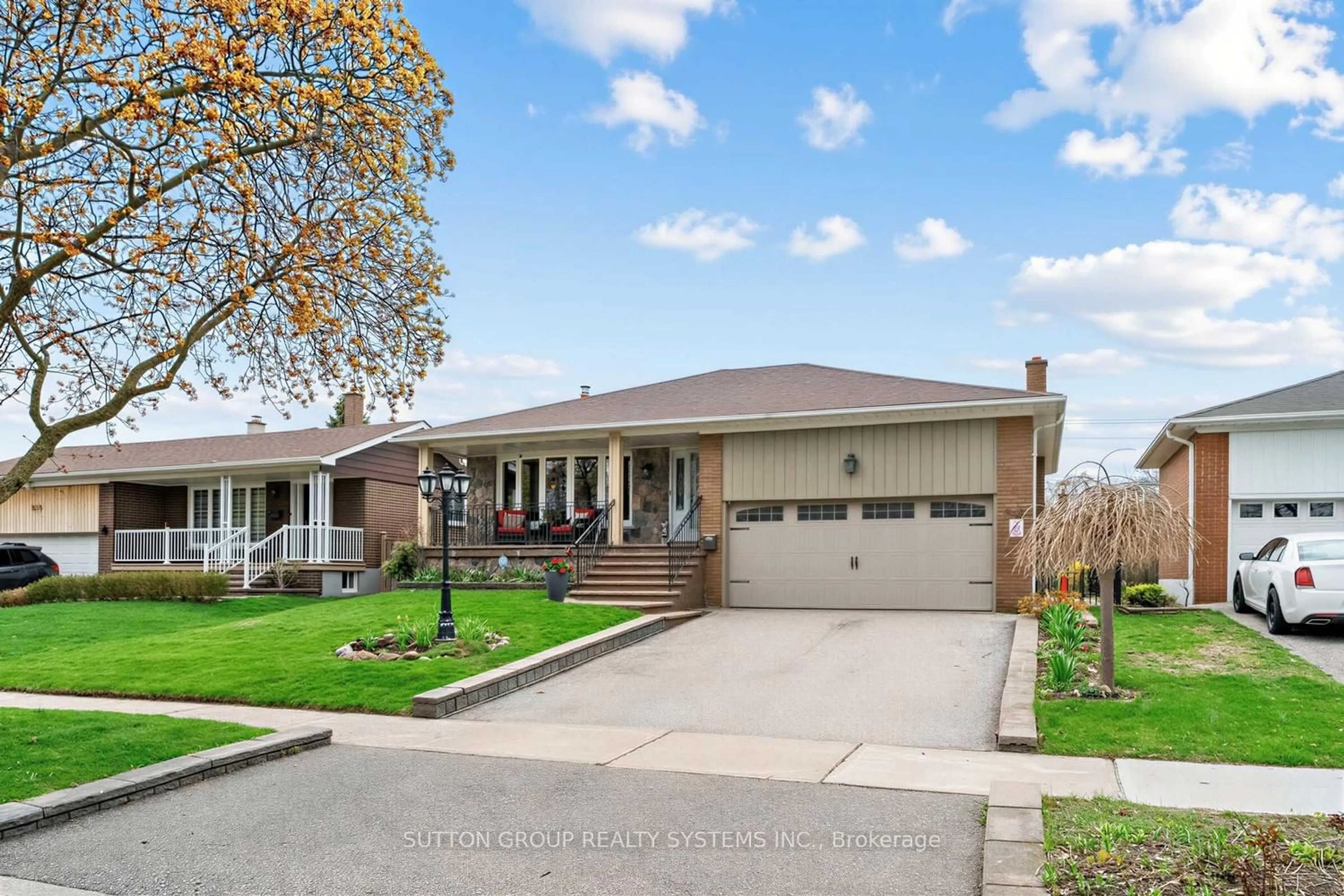Home with brick exterior material, street for 228 Chantenay Dr, Mississauga Ontario L5A 1E4
