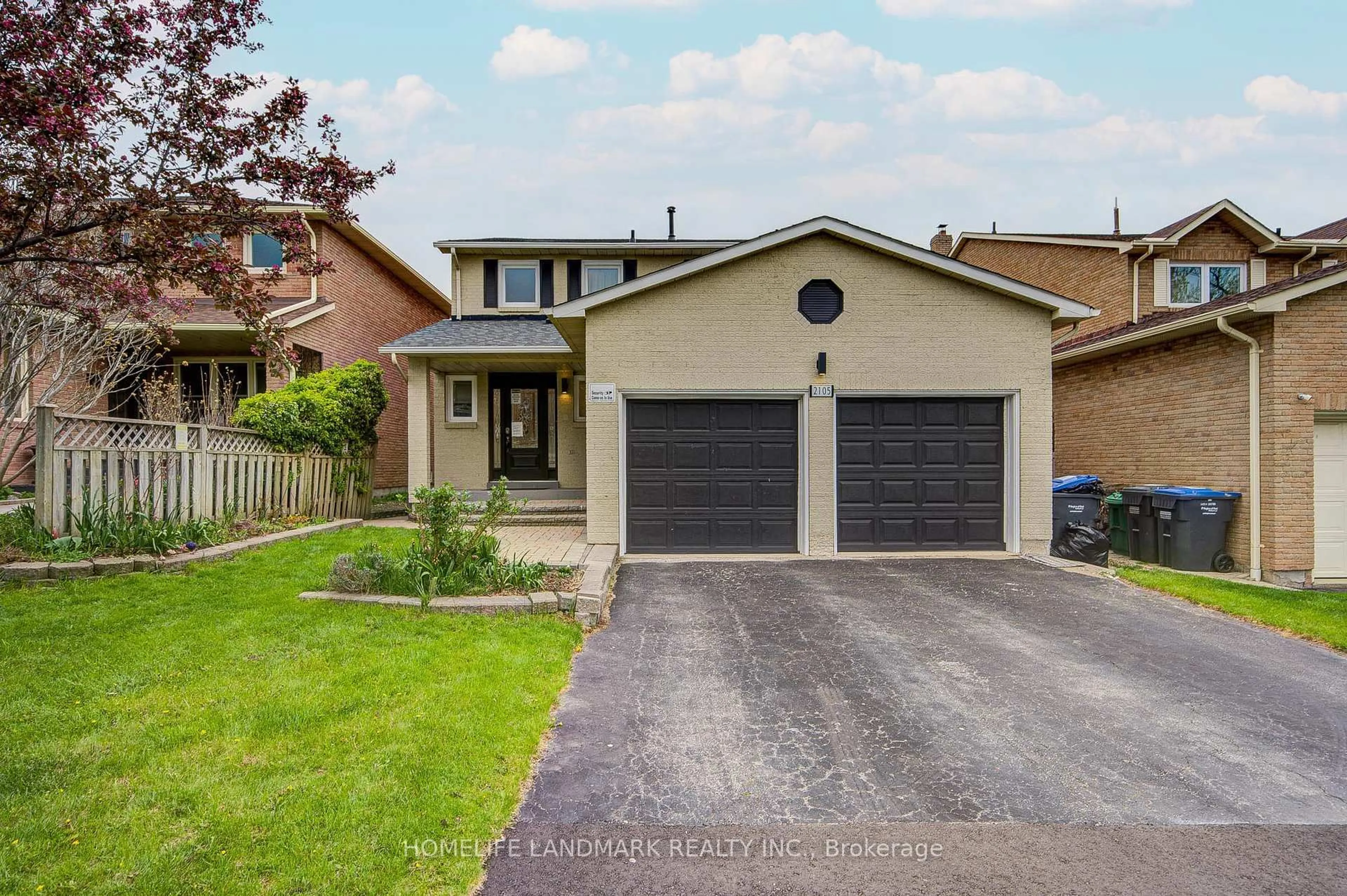 Home with brick exterior material, street for 2105 Folkway Dr, Mississauga Ontario L5L 3G3