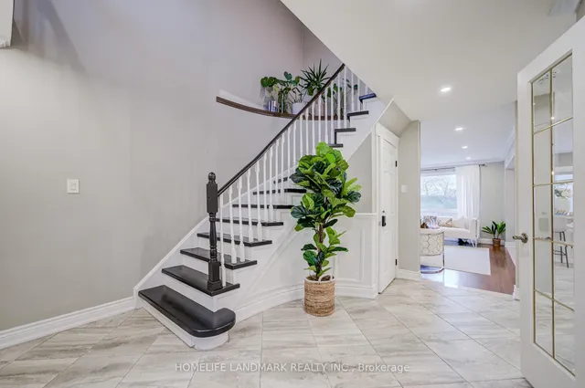 2105 Folkway Dr, Mississauga 3