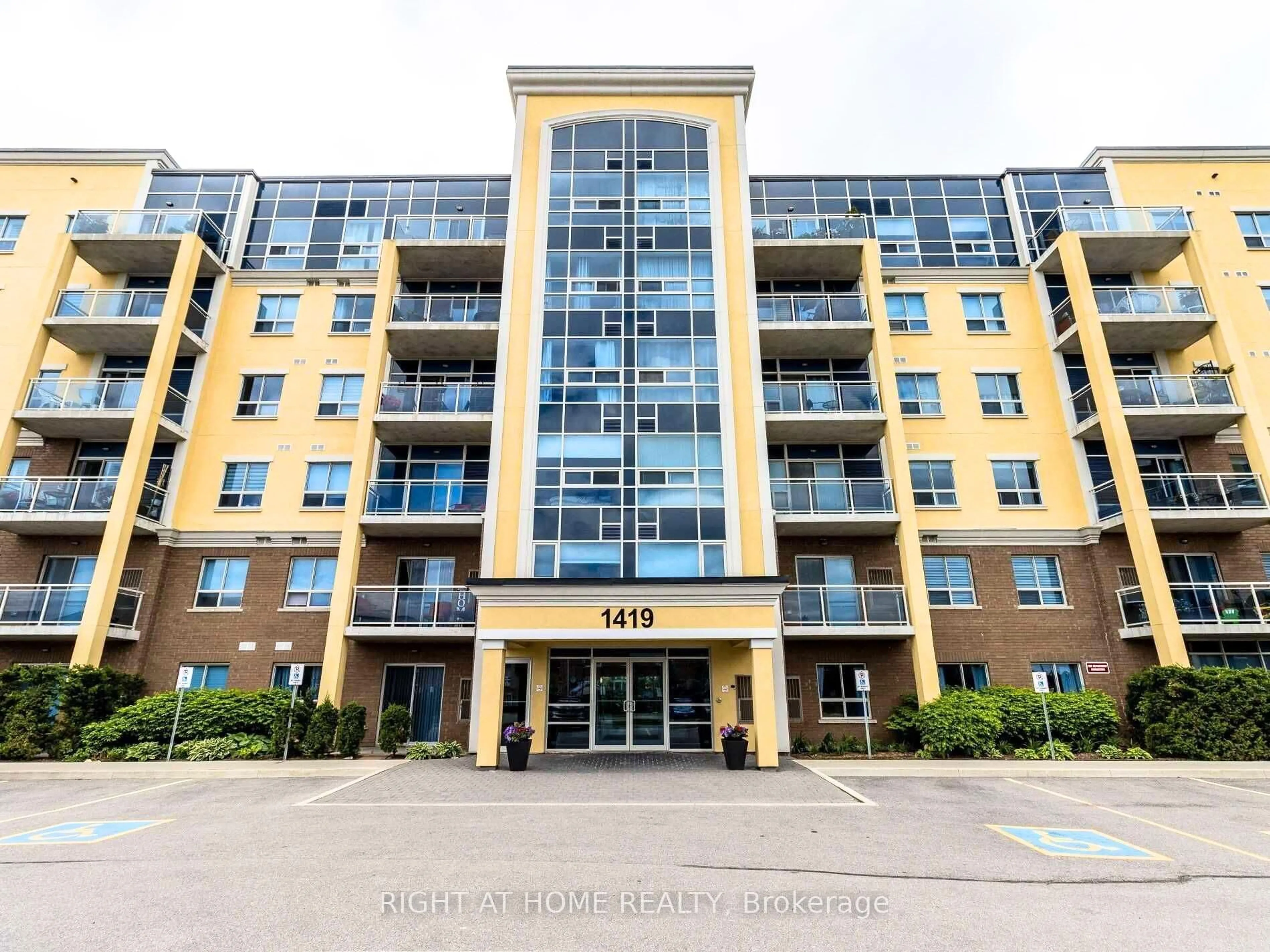 Unknown for 1419 Costigan Rd #308, Milton Ontario L9T 2L4