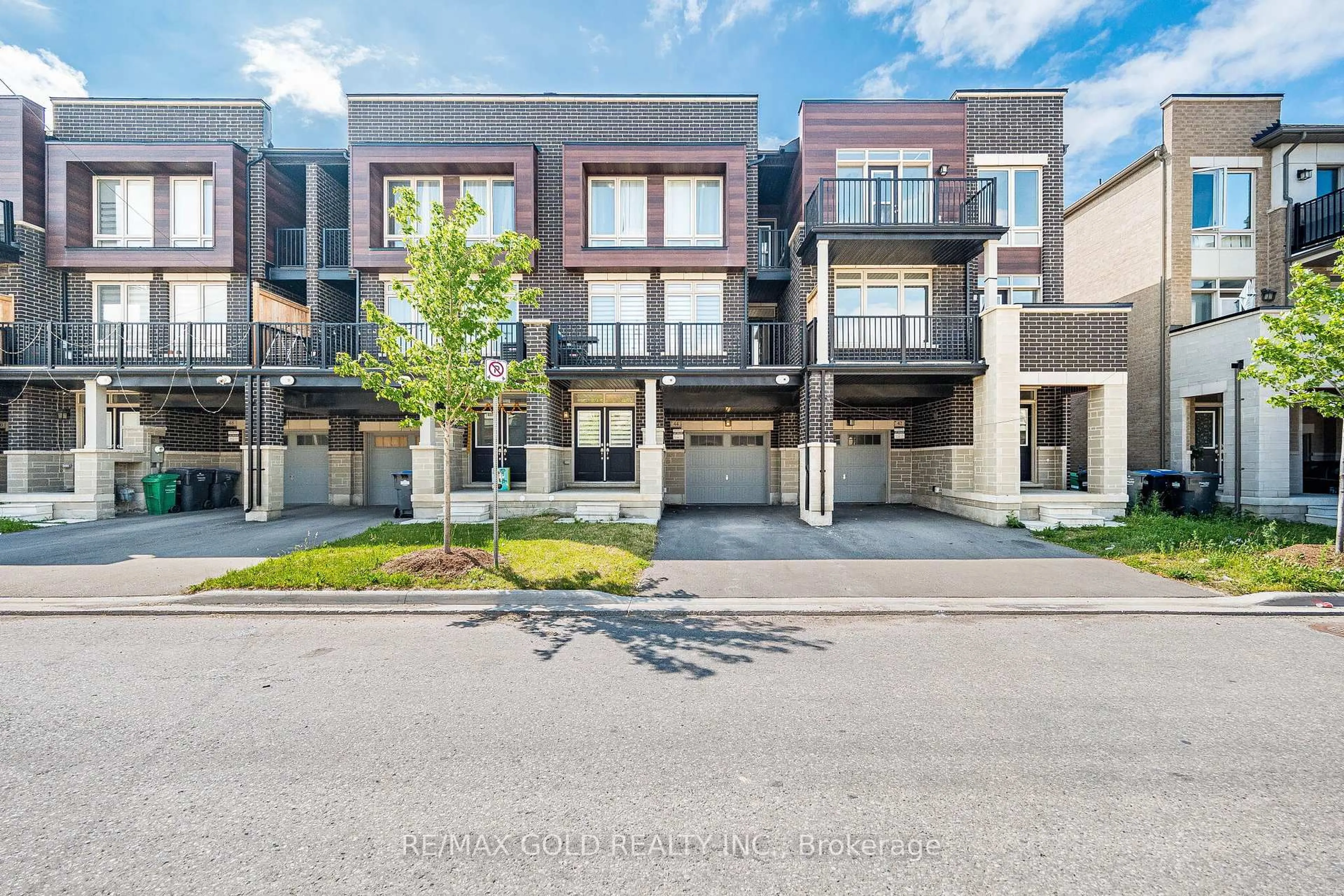 Unknown for 44 Donald Ficht Cres, Brampton Ontario L7A 5H6