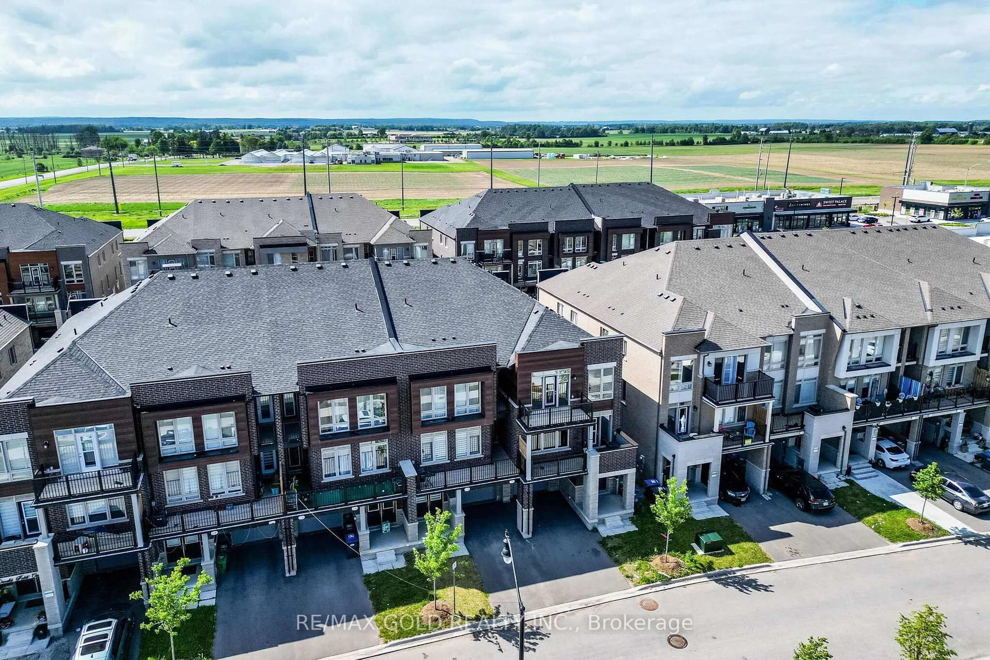 A pic from outside/outdoor area/front of a property/back of a property/a pic from drone, unknown for 44 Donald Ficht Cres, Brampton Ontario L7A 5H6