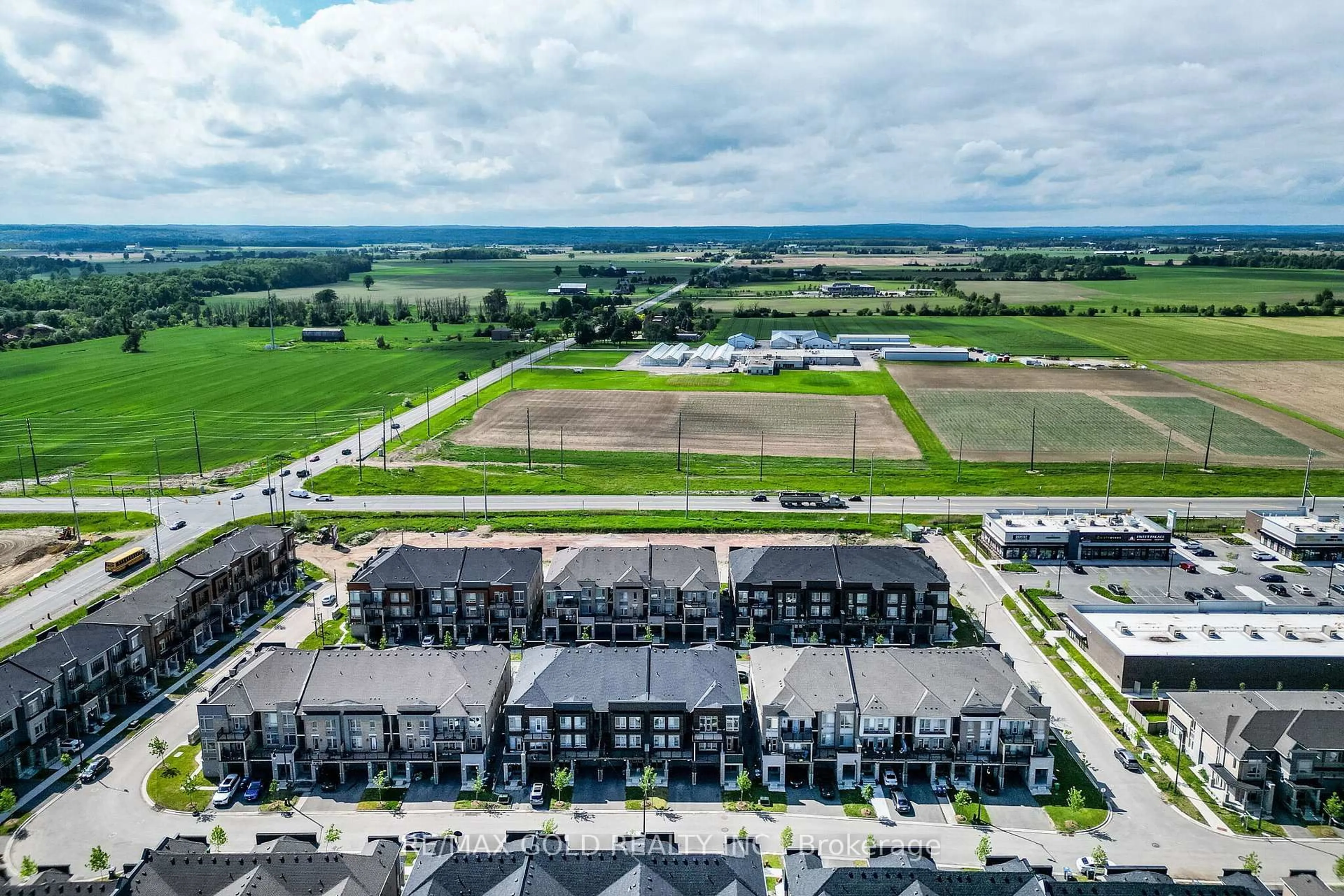 A pic from outside/outdoor area/front of a property/back of a property/a pic from drone, water/lake/river/ocean view for 44 Donald Ficht Cres, Brampton Ontario L7A 5H6