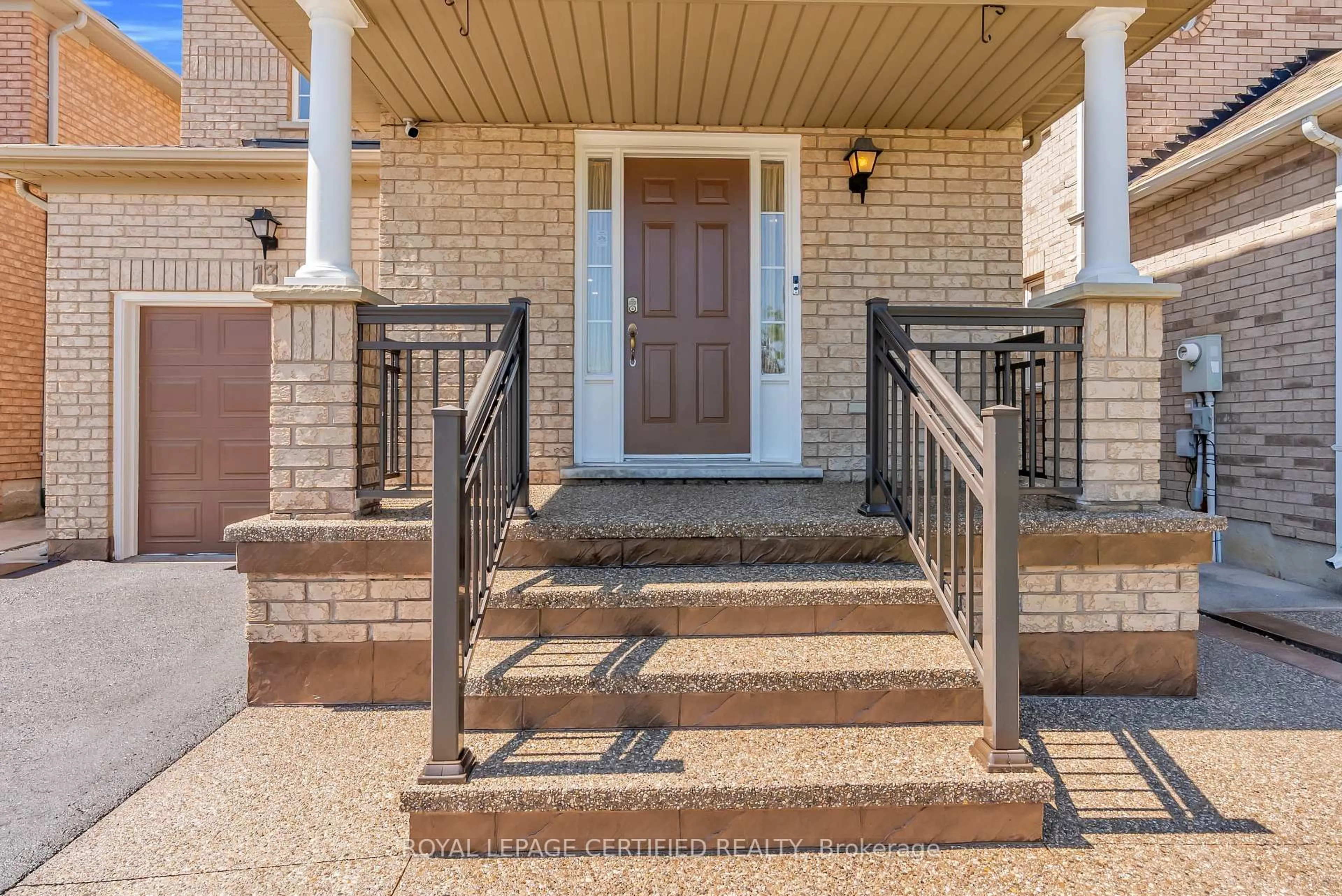 Unknown for 13 Heartleaf Cres, Brampton Ontario L7A 2B9