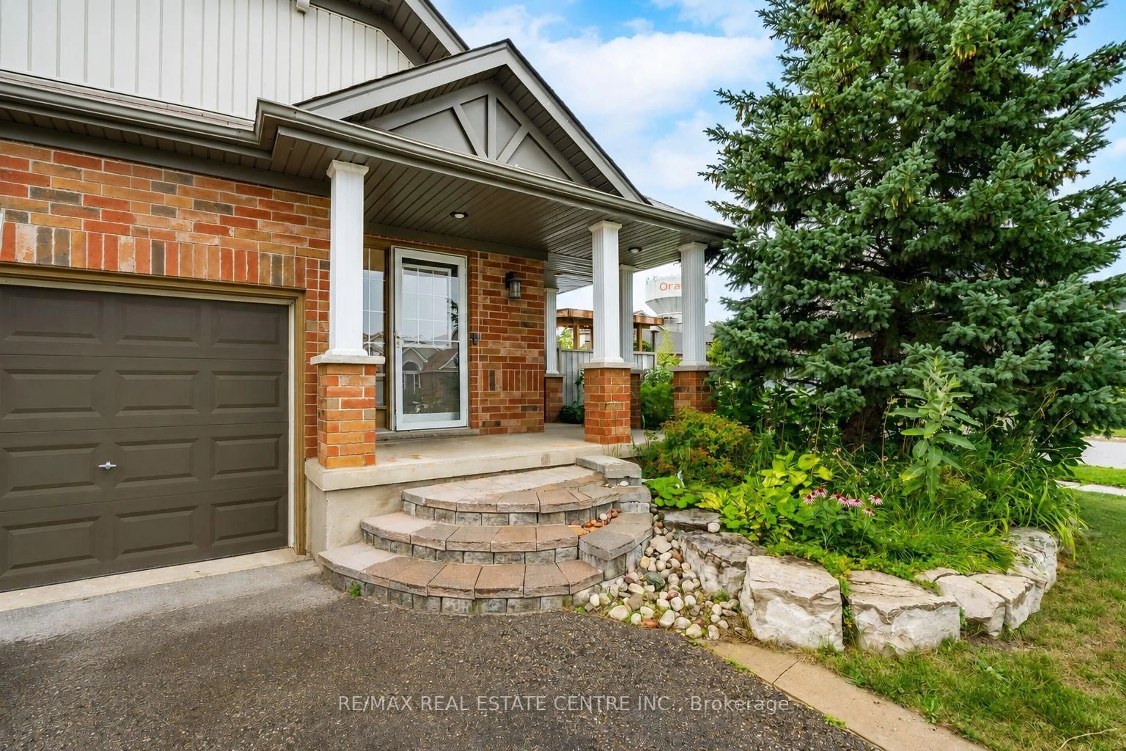 Home with brick exterior material, street for 20 Henderson St, Orangeville Ontario L9W 5G1