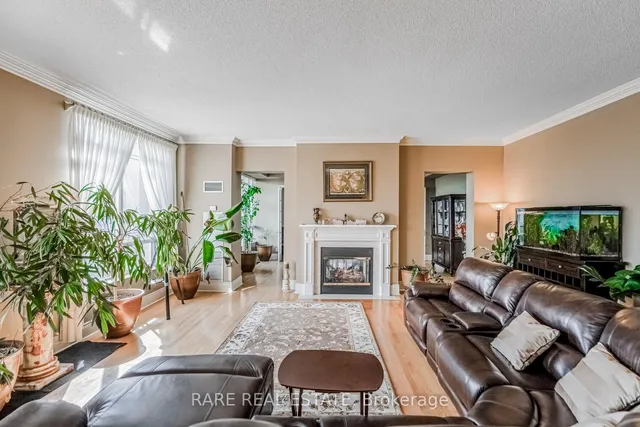 25 Kingsbridge Garden Circ #TPH6, Mississauga 3