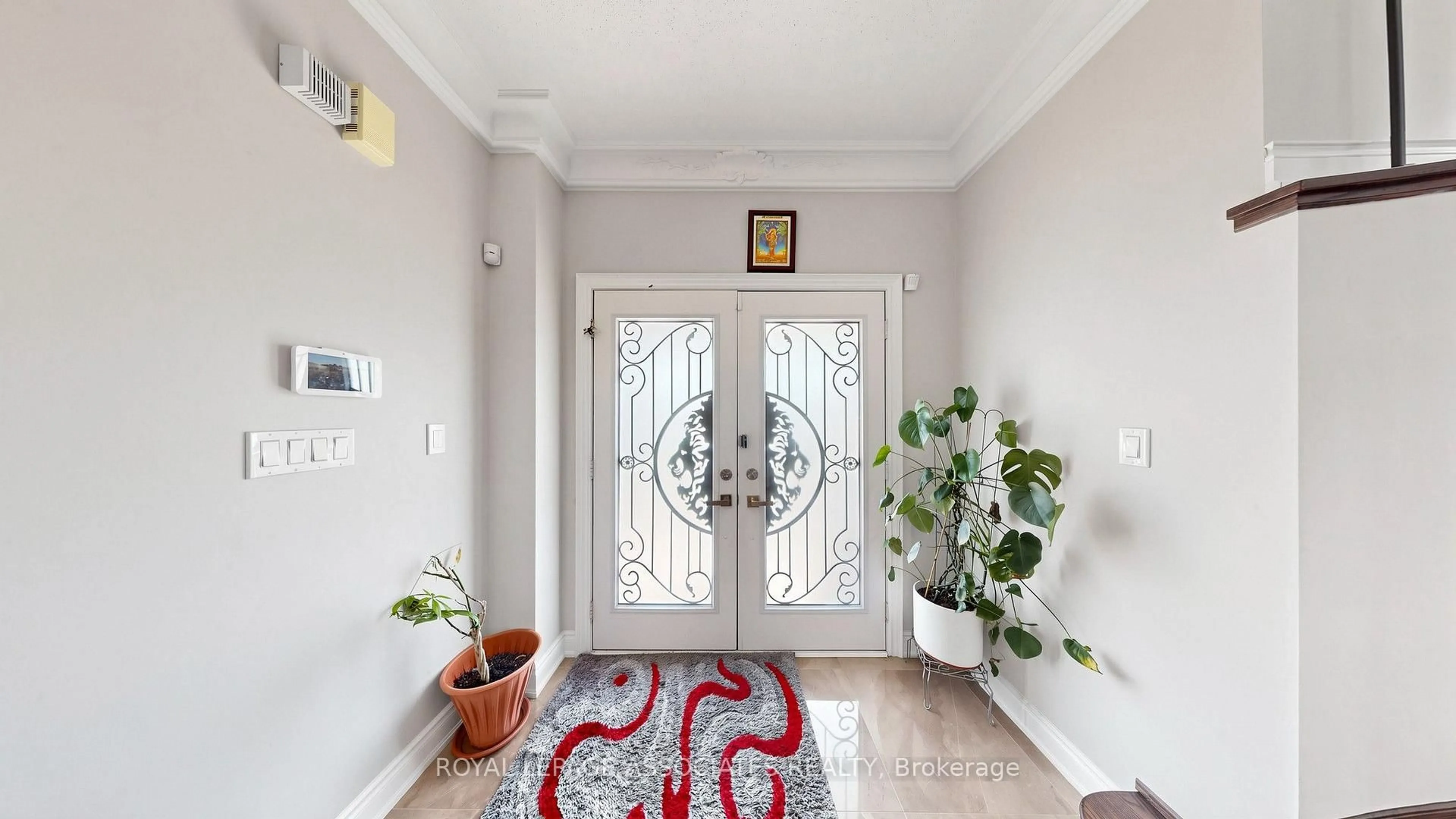 Indoor entryway for 35 Godliman Rd, Brampton Ontario L6X 5G3