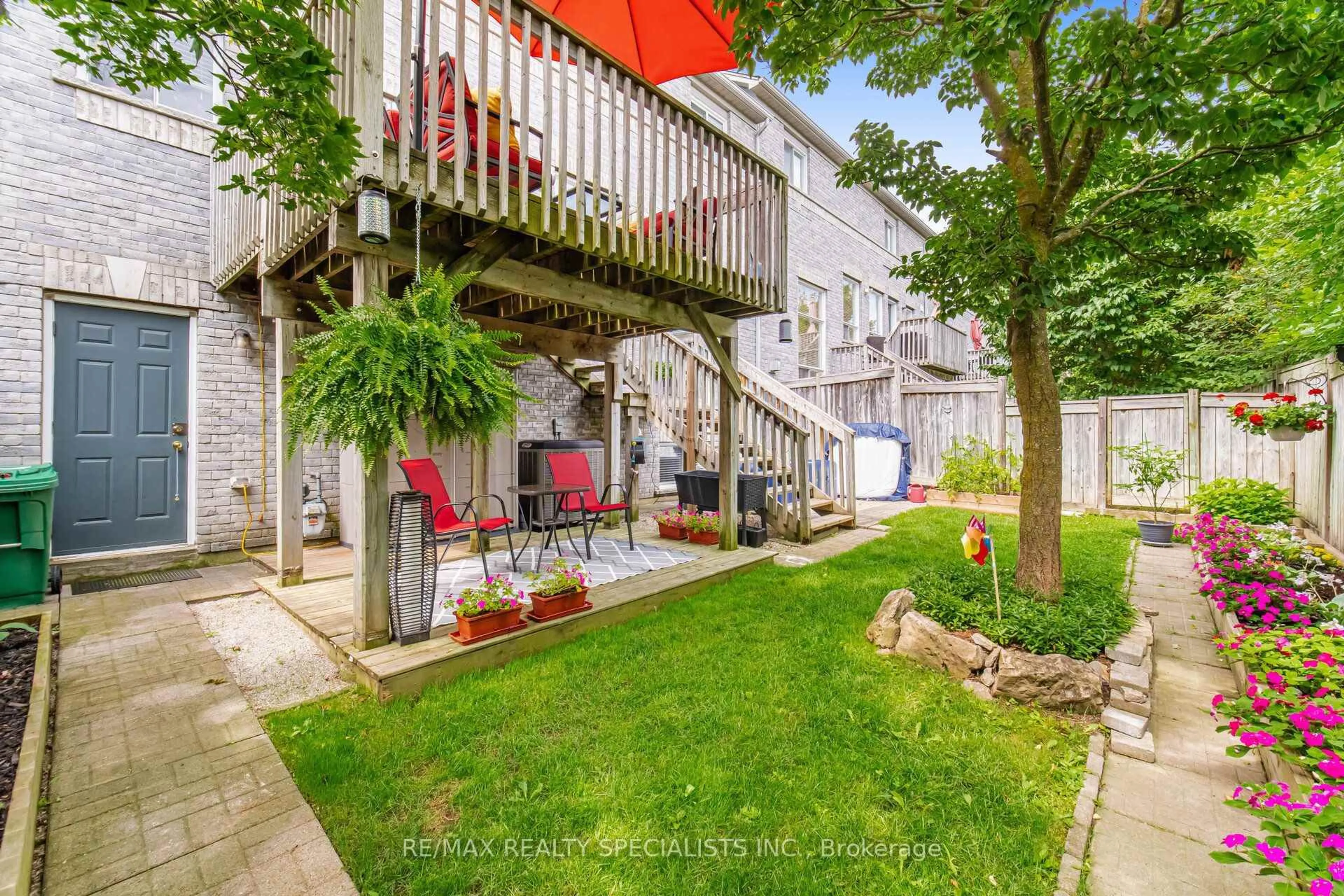 Patio, street for 5535 Glen Erin Dr #15, Mississauga Ontario L5M 6H1