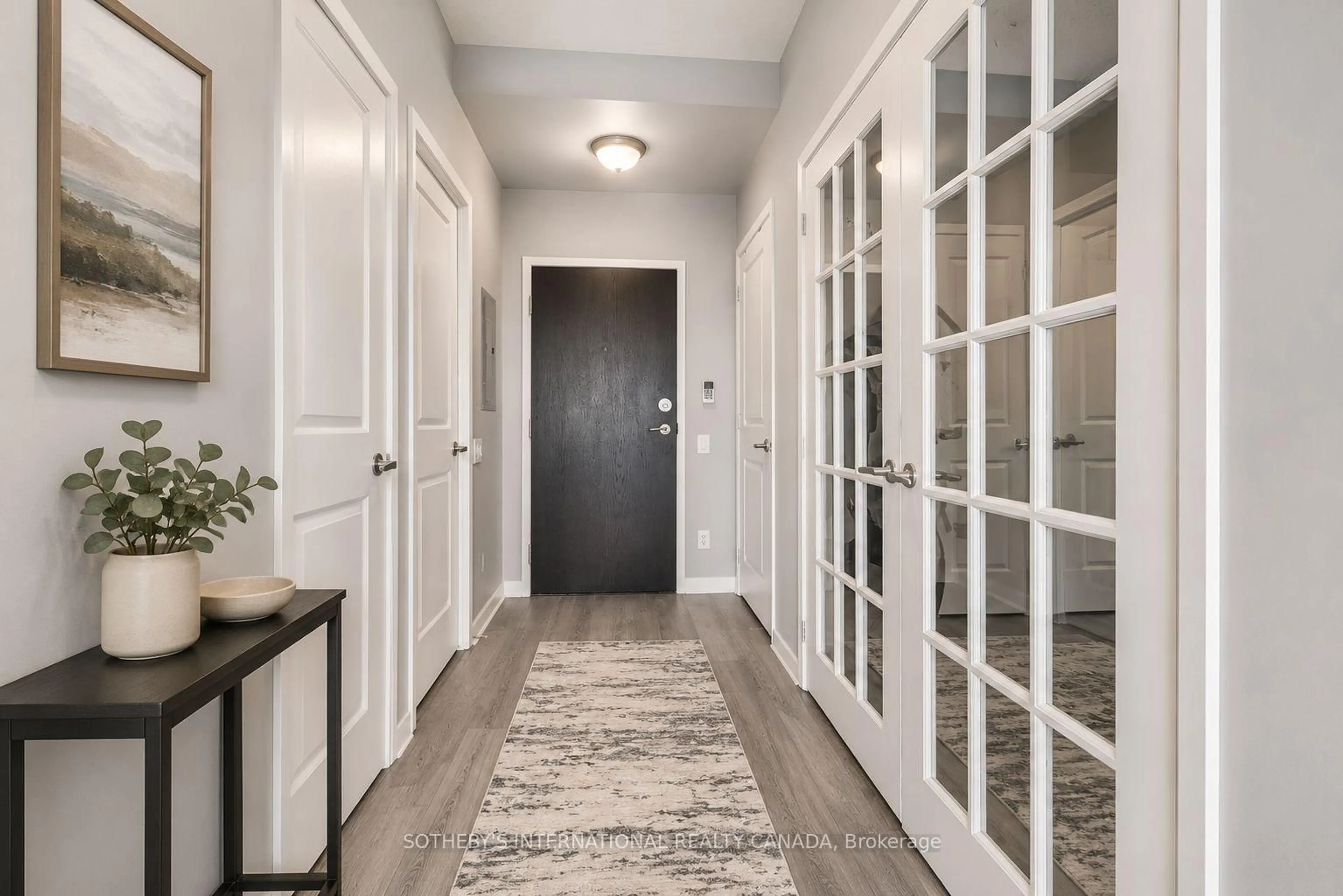 Indoor entryway for 15 Windermere Ave #2007, Toronto Ontario M6S 5A2