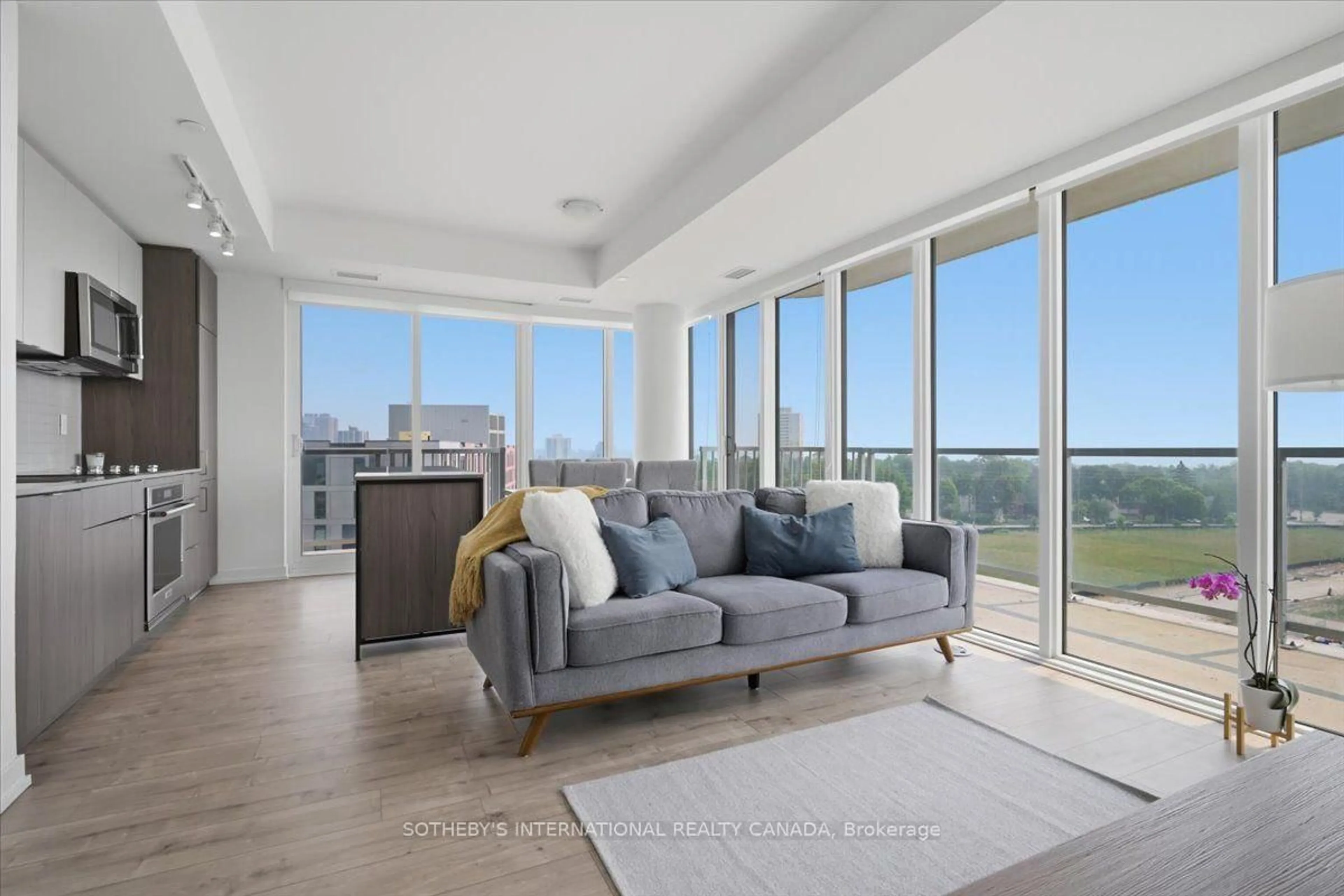 Living room with furniture, unknown for 220 Missinnihe Way #705, Mississauga Ontario L5H 0A9