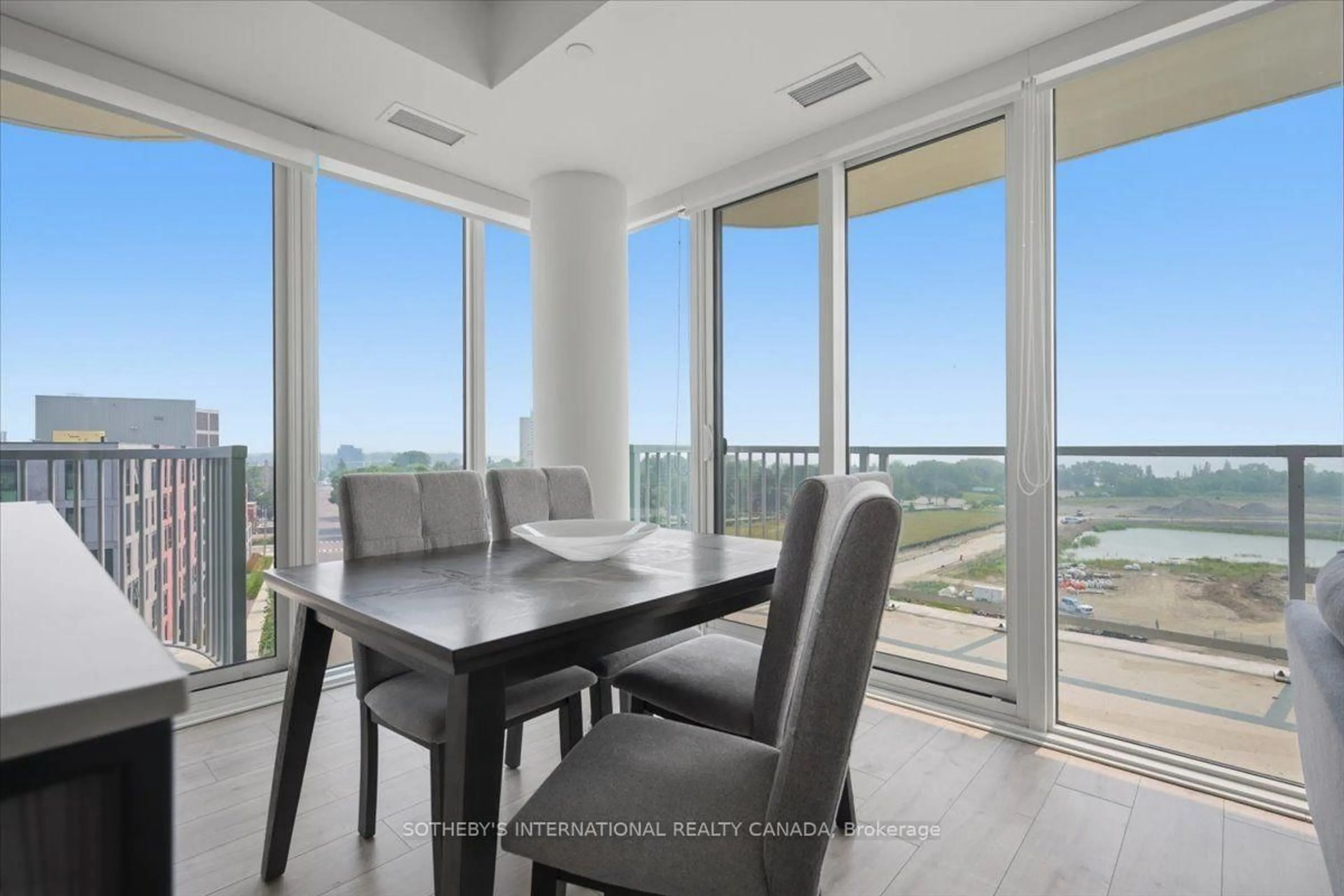 Dining room, unknown for 220 Missinnihe Way #705, Mississauga Ontario L5H 0A9