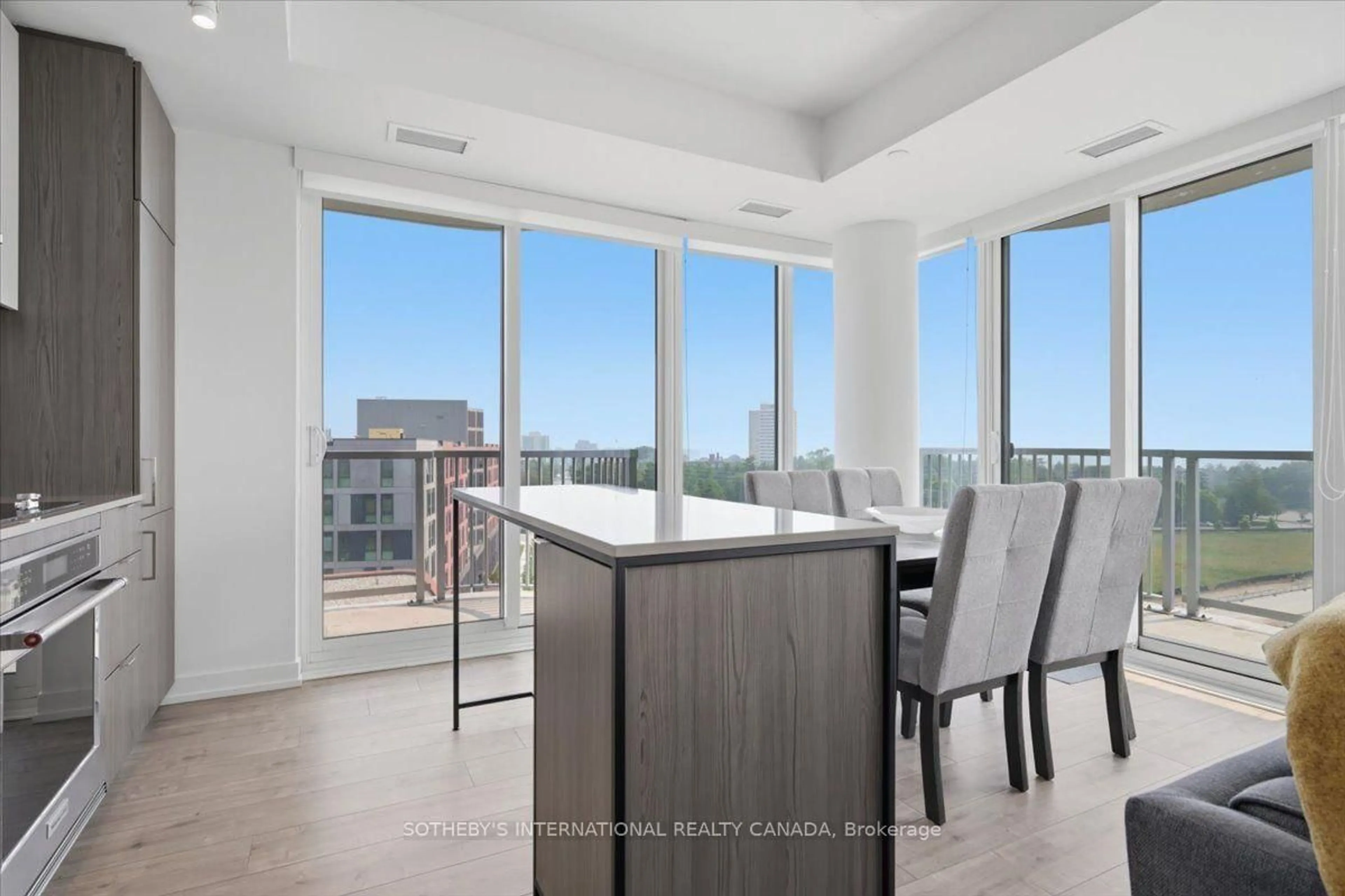 Unknown for 220 Missinnihe Way #705, Mississauga Ontario L5H 0A9