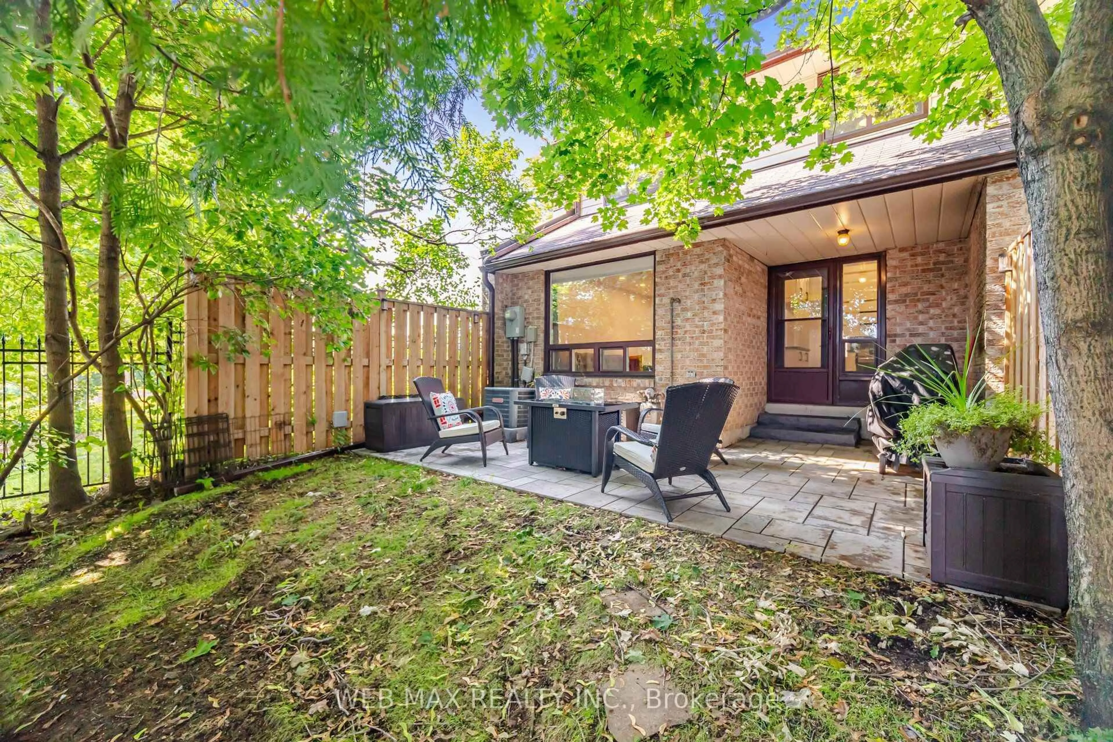Patio, street for 2020 South Millway #7, Mississauga Ontario L5L 1K2