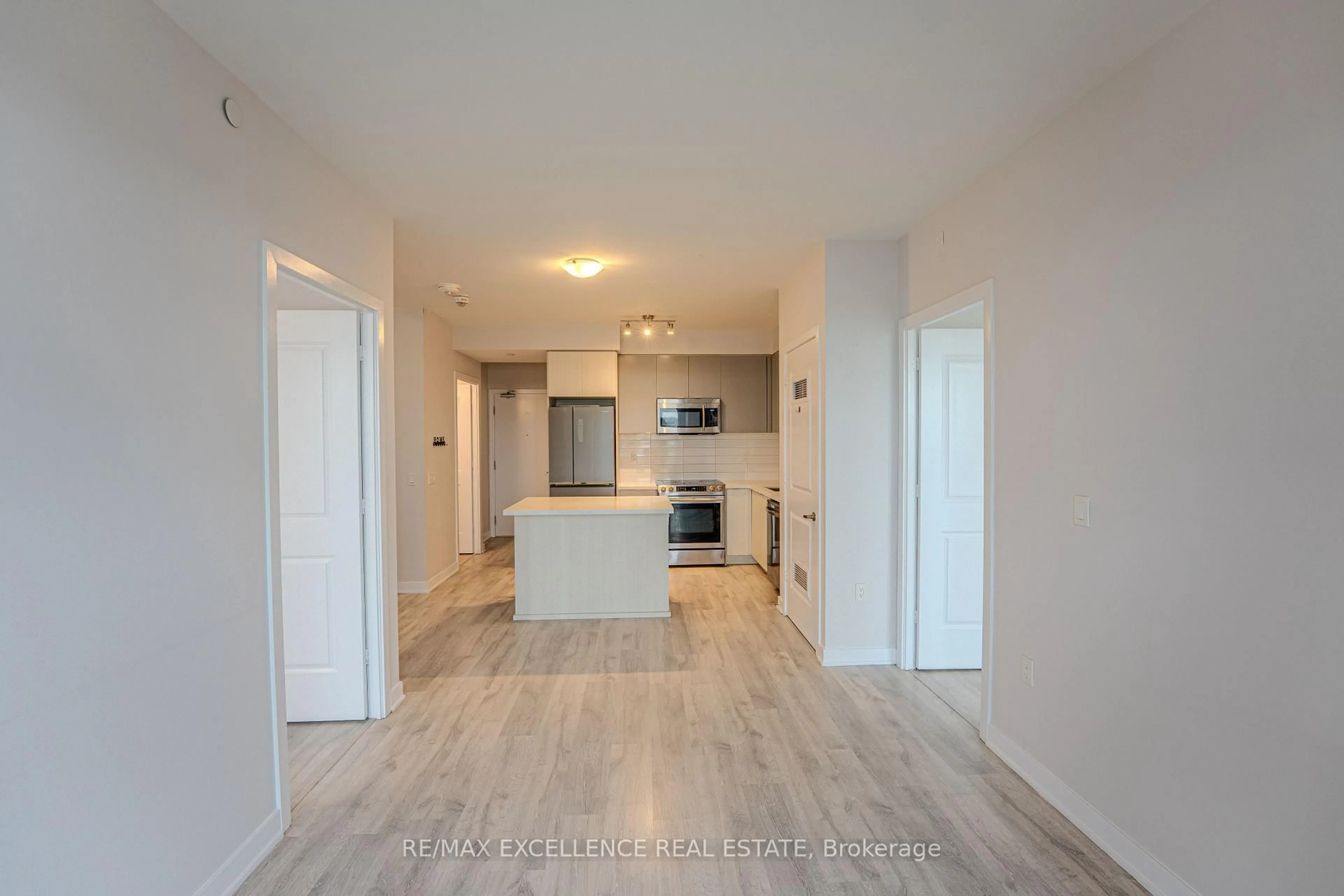 Unknown for 4677 Glen Erin Dr #601, Mississauga Ontario L5M 2E3