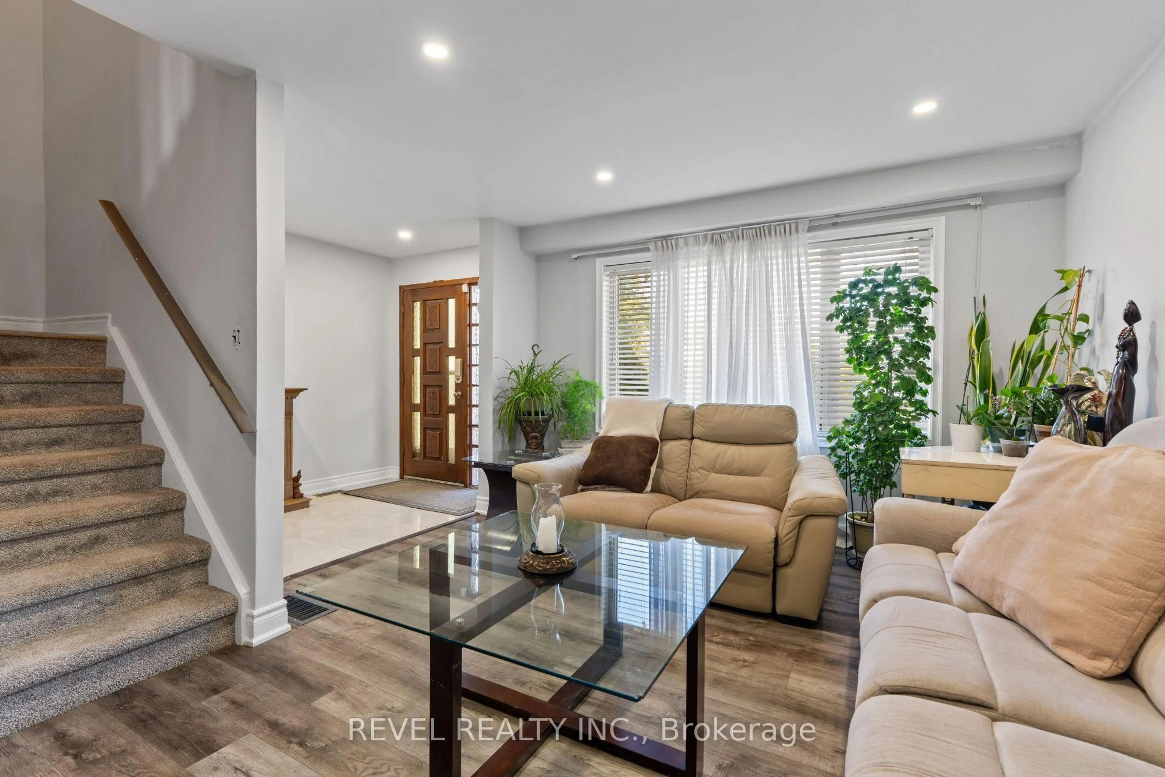 Living room with furniture, unknown for 24 Bramhall Circ, Brampton Ontario L6V 2G4
