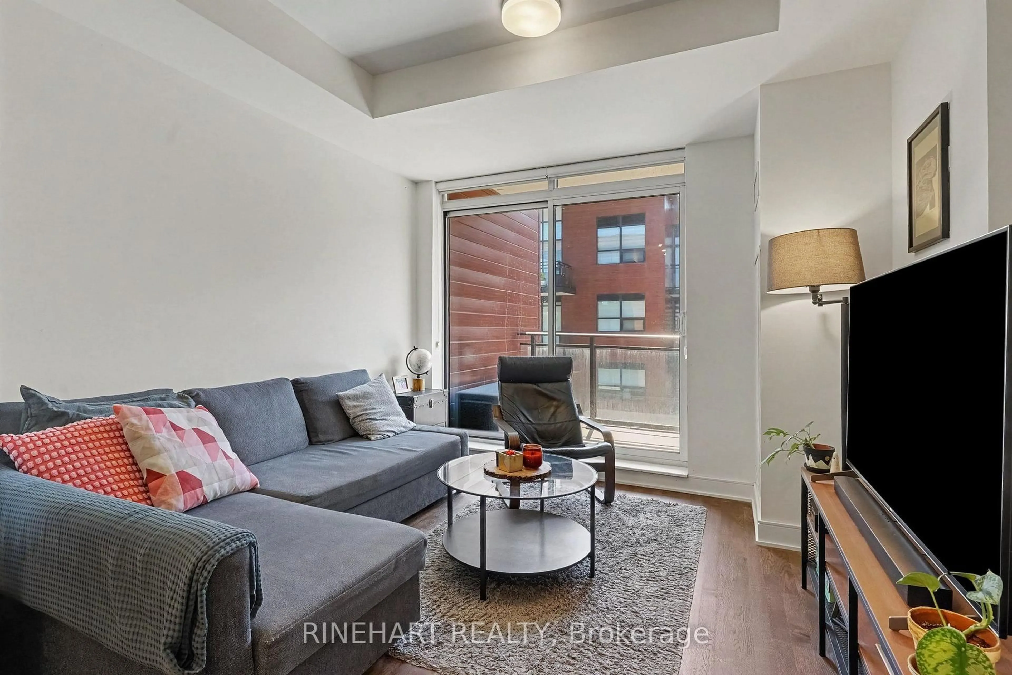 Living room with furniture, unknown for 1575 Lakeshore Rd #352, Mississauga Ontario L5J 0B1