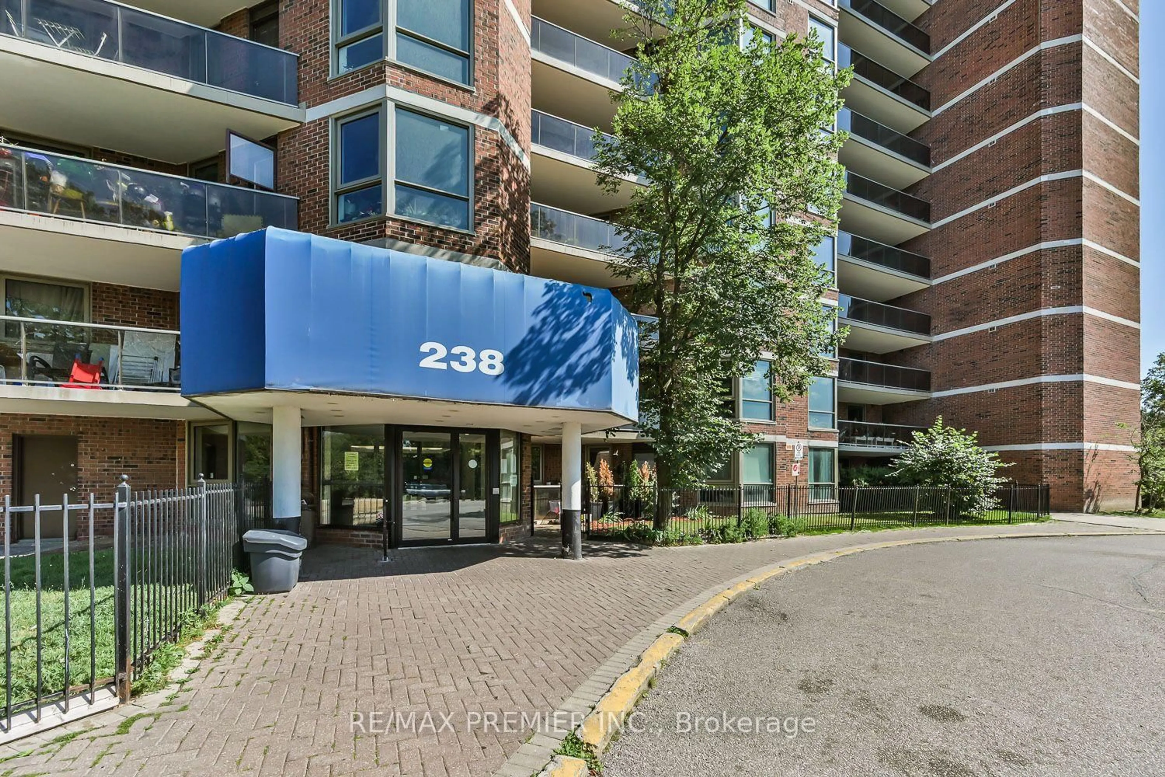 Indoor foyer for 238 Albion Rd #408, Toronto Ontario M9W 6A7