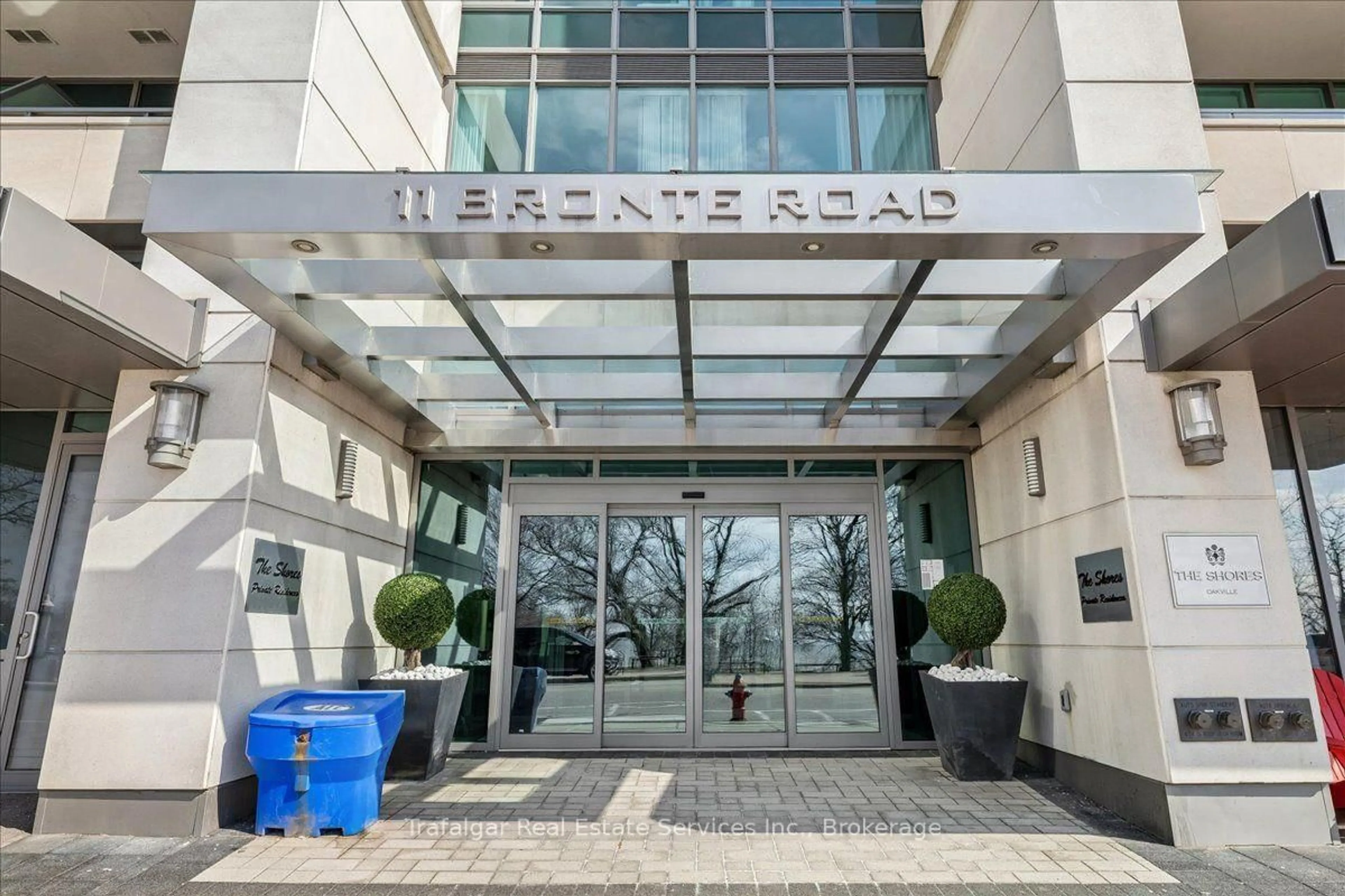 Lobby for 11 Bronte Rd #327, Oakville Ontario L6L 0E1