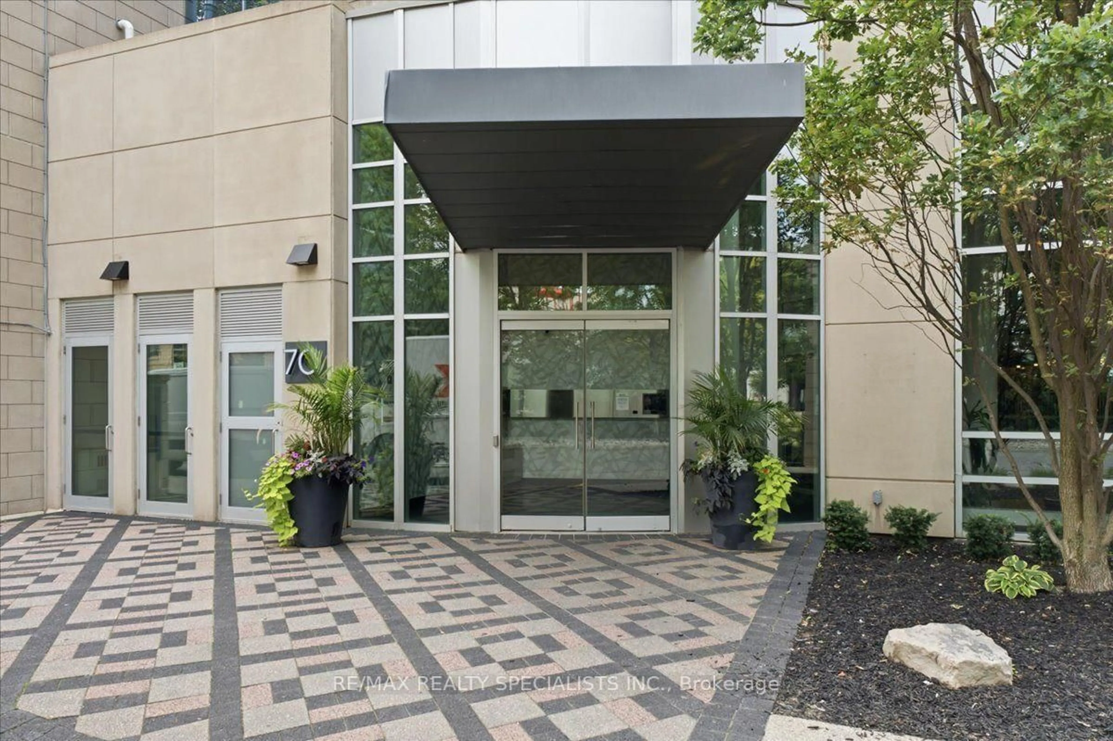 Indoor foyer for 70 Absolute Ave #1503, Mississauga Ontario L4Z 0A4