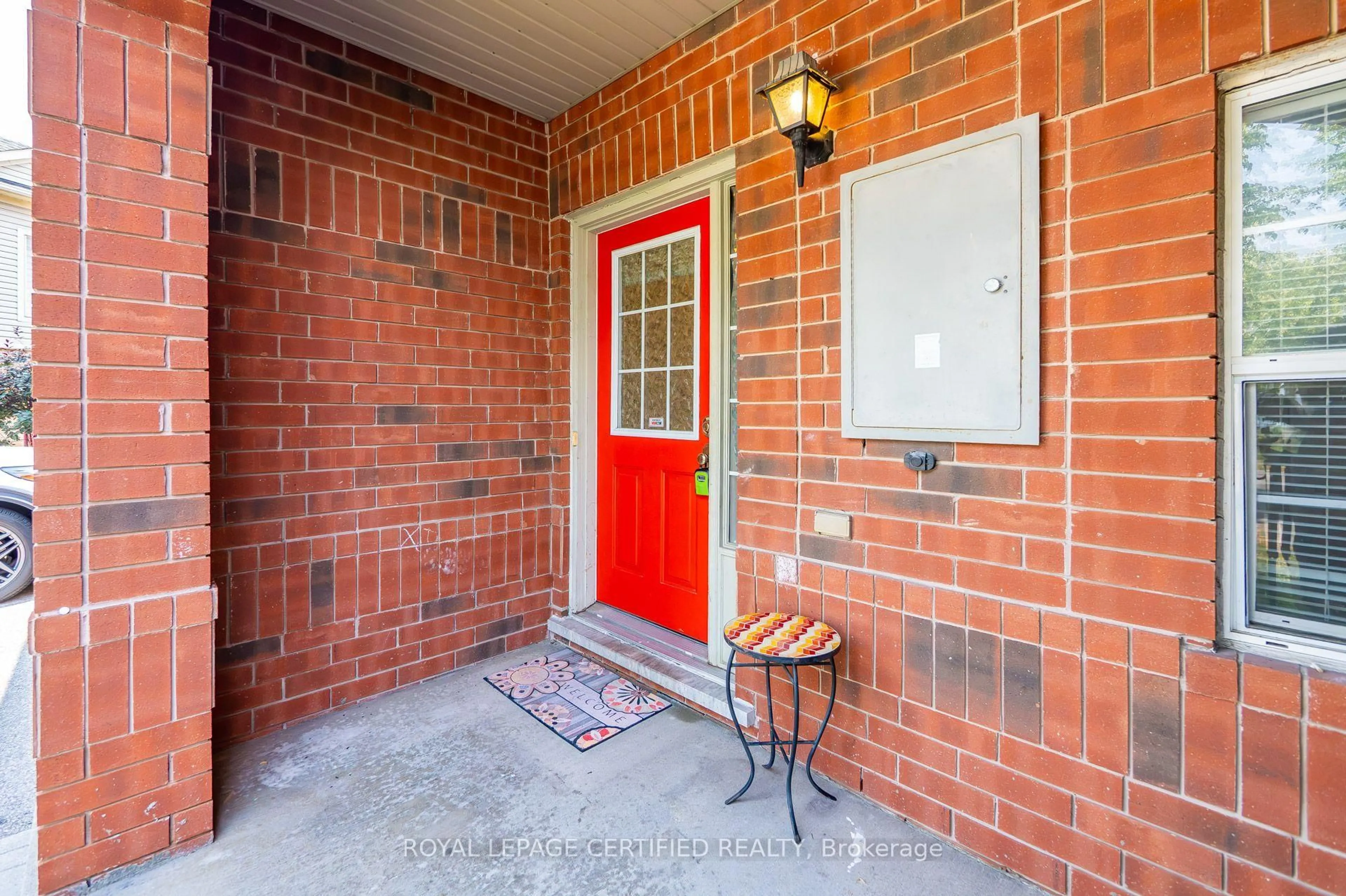 Indoor entryway for 464 Collis Crt, Milton Ontario L9T 5N1