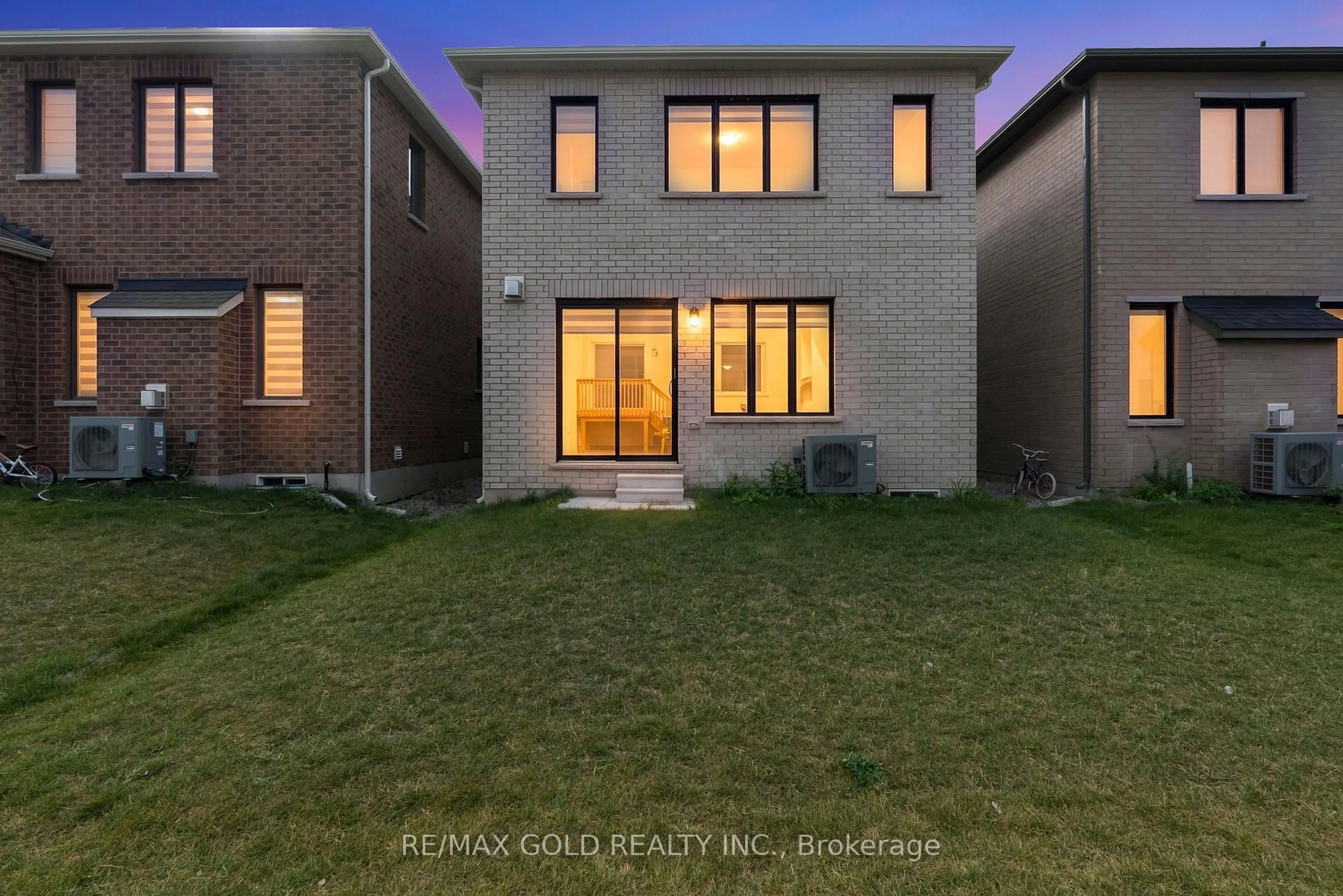 Home with brick exterior material, street for 287 Gordon Krantz Ave, Milton Ontario L9E 1N9
