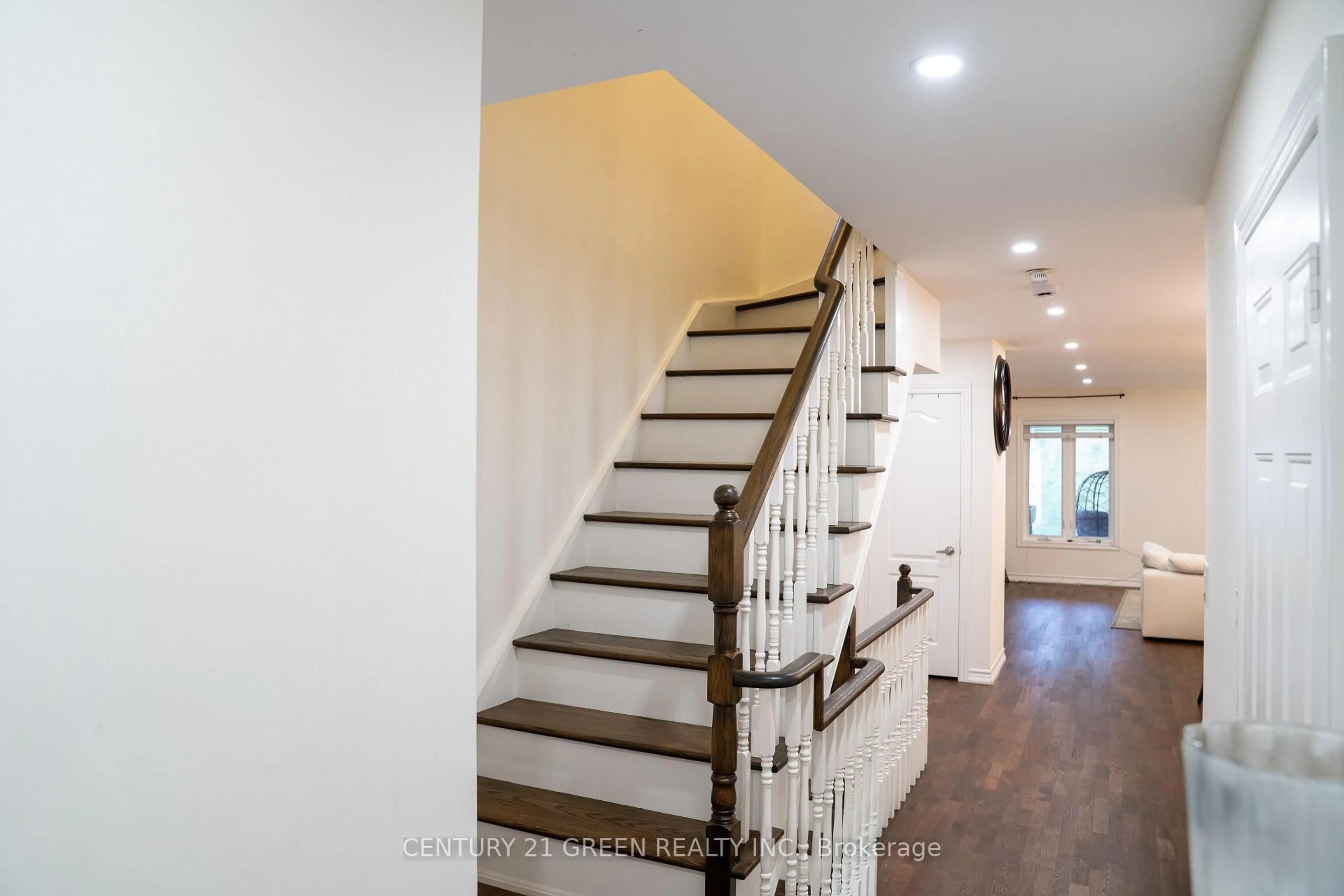 Stairs for 72 Grapevine Rd, Caledon Ontario L7E 2R3