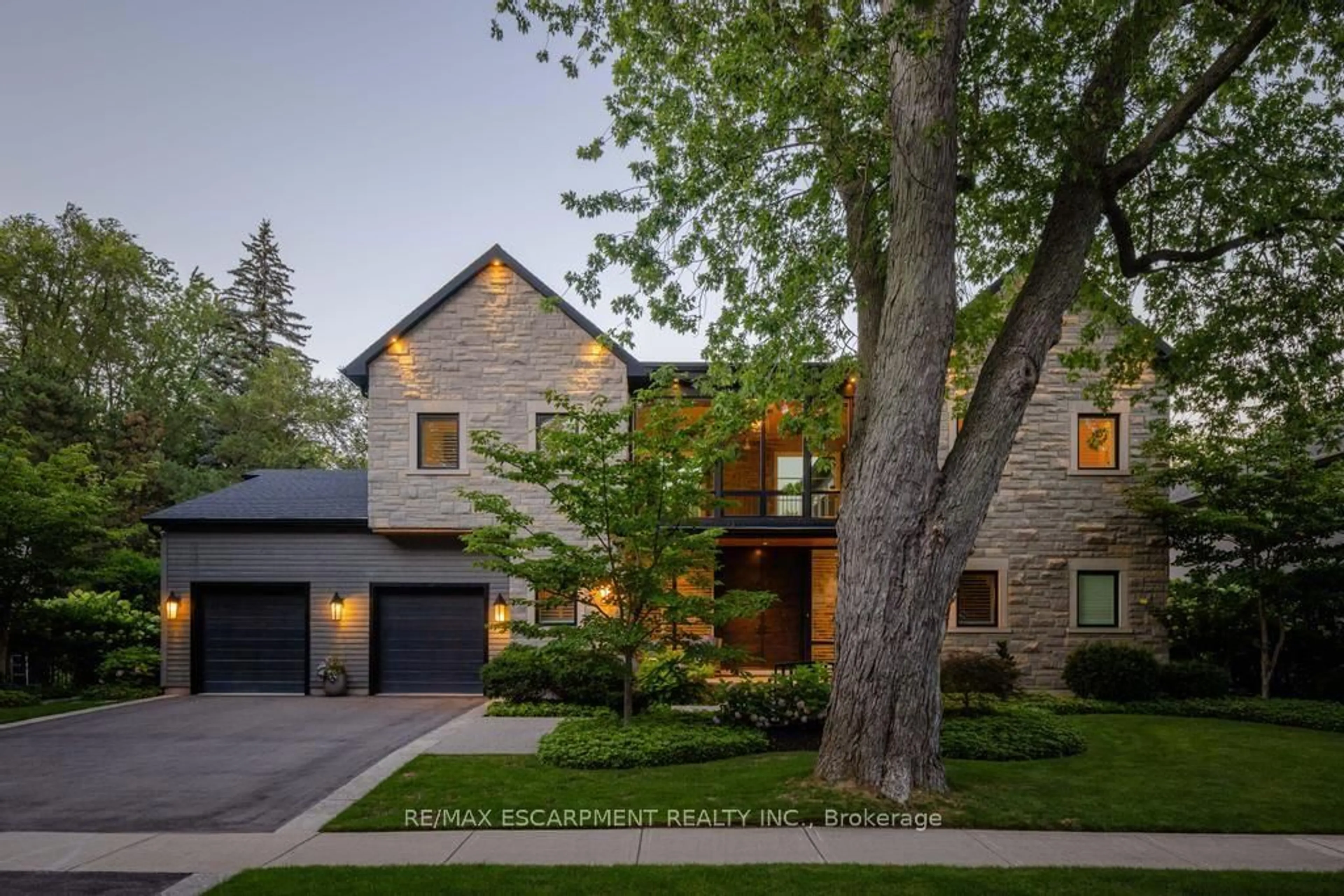 Home with brick exterior material, street for 253 Rossmore Blvd, Burlington Ontario L7N 1R4