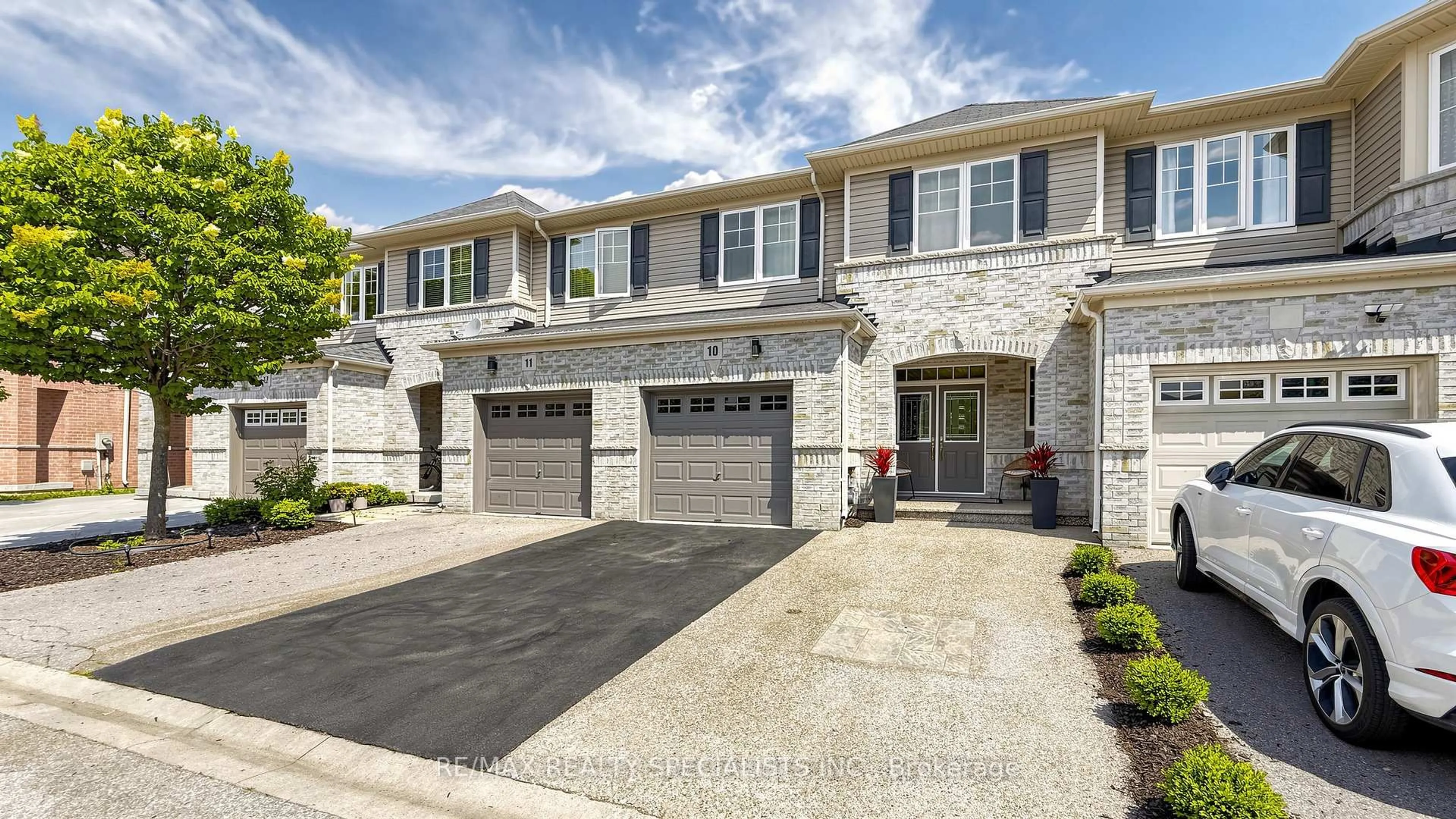 Home with brick exterior material, street for 3275 Stalybridge Dr #10, Oakville Ontario L6M 0L2