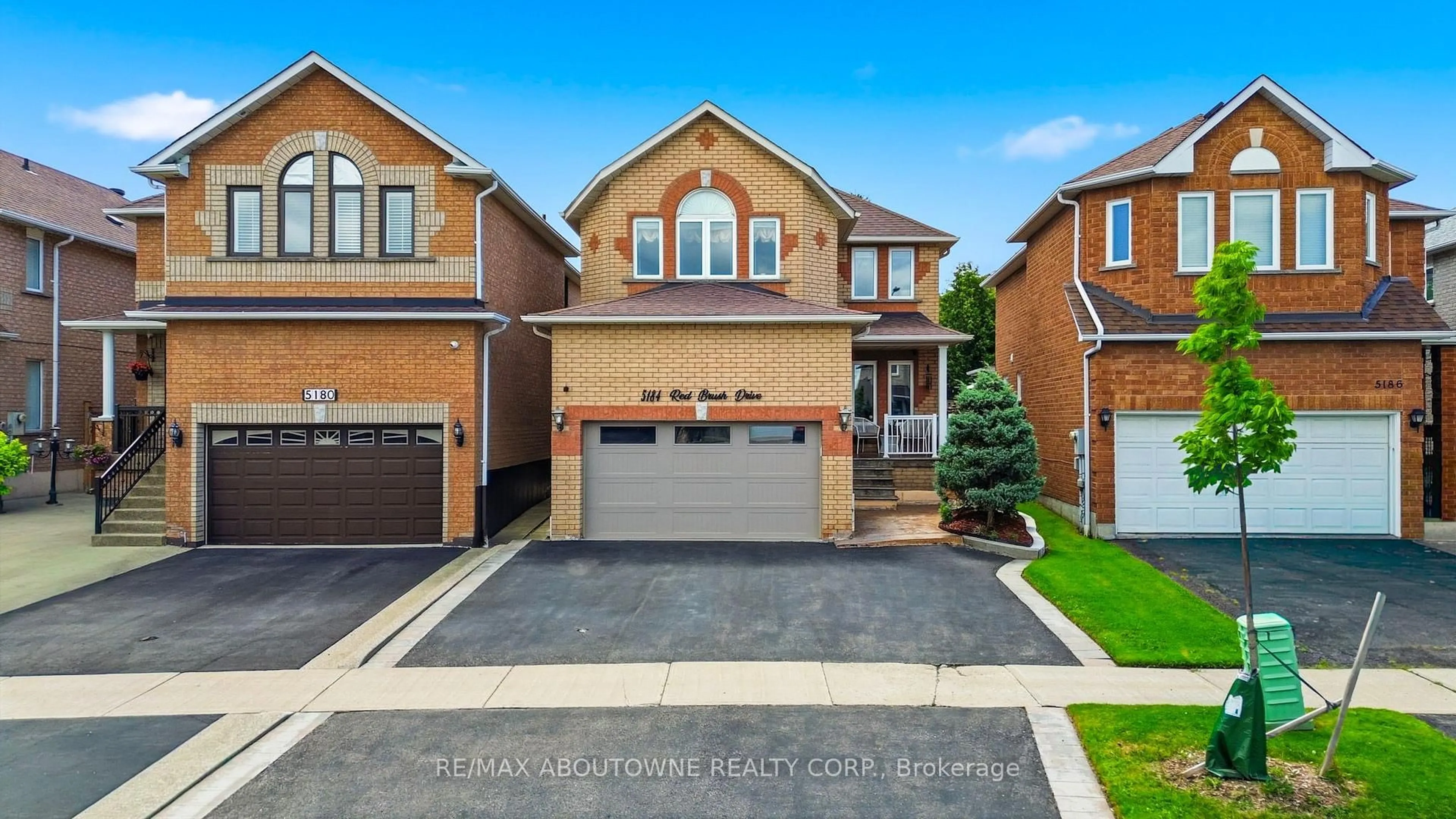 Home with brick exterior material, street for 5184 Red Brush Dr, Mississauga Ontario L4Z 3Z8