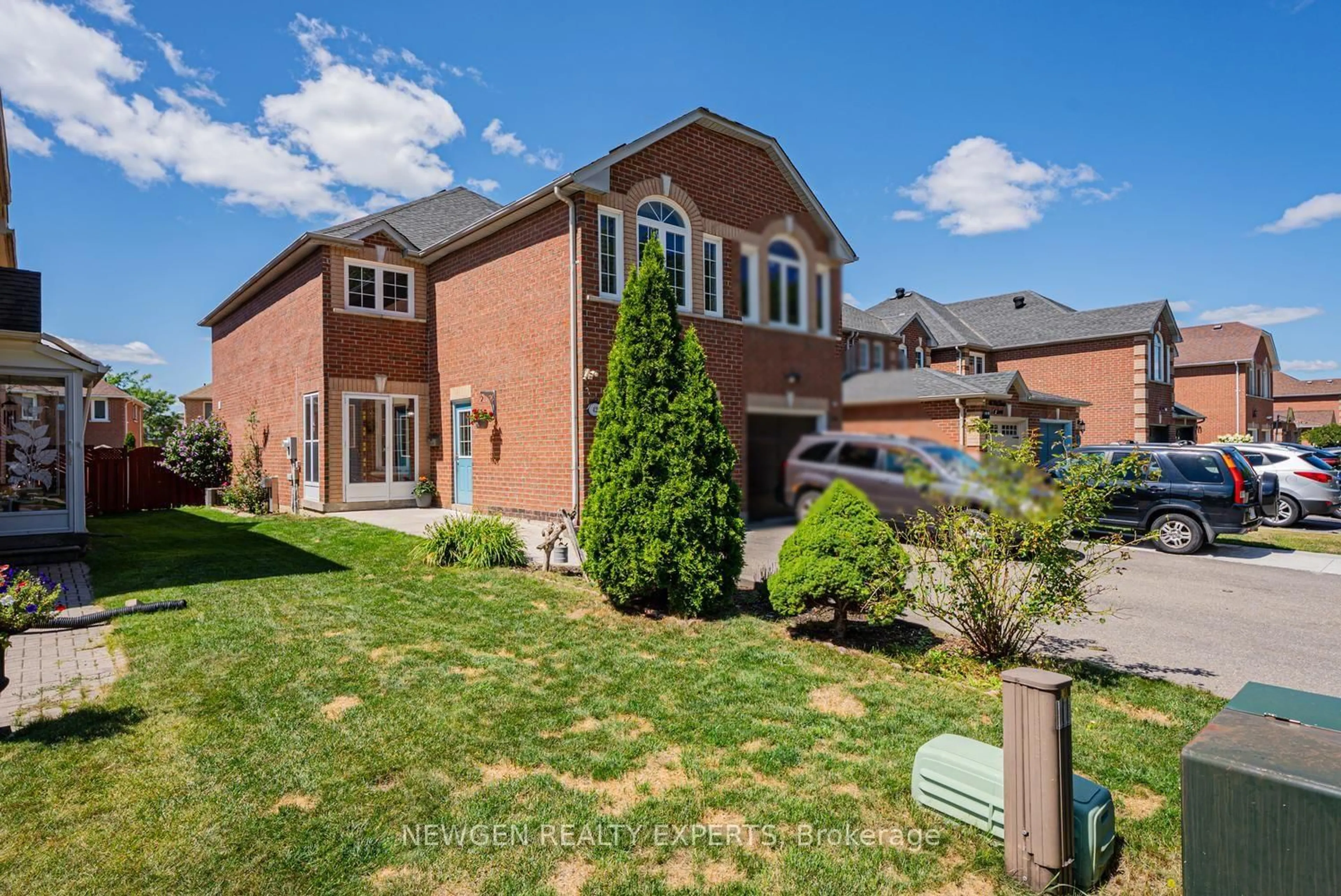 Home with brick exterior material, street for 42 Mccleave Cres, Brampton Ontario L6Y 4Z5