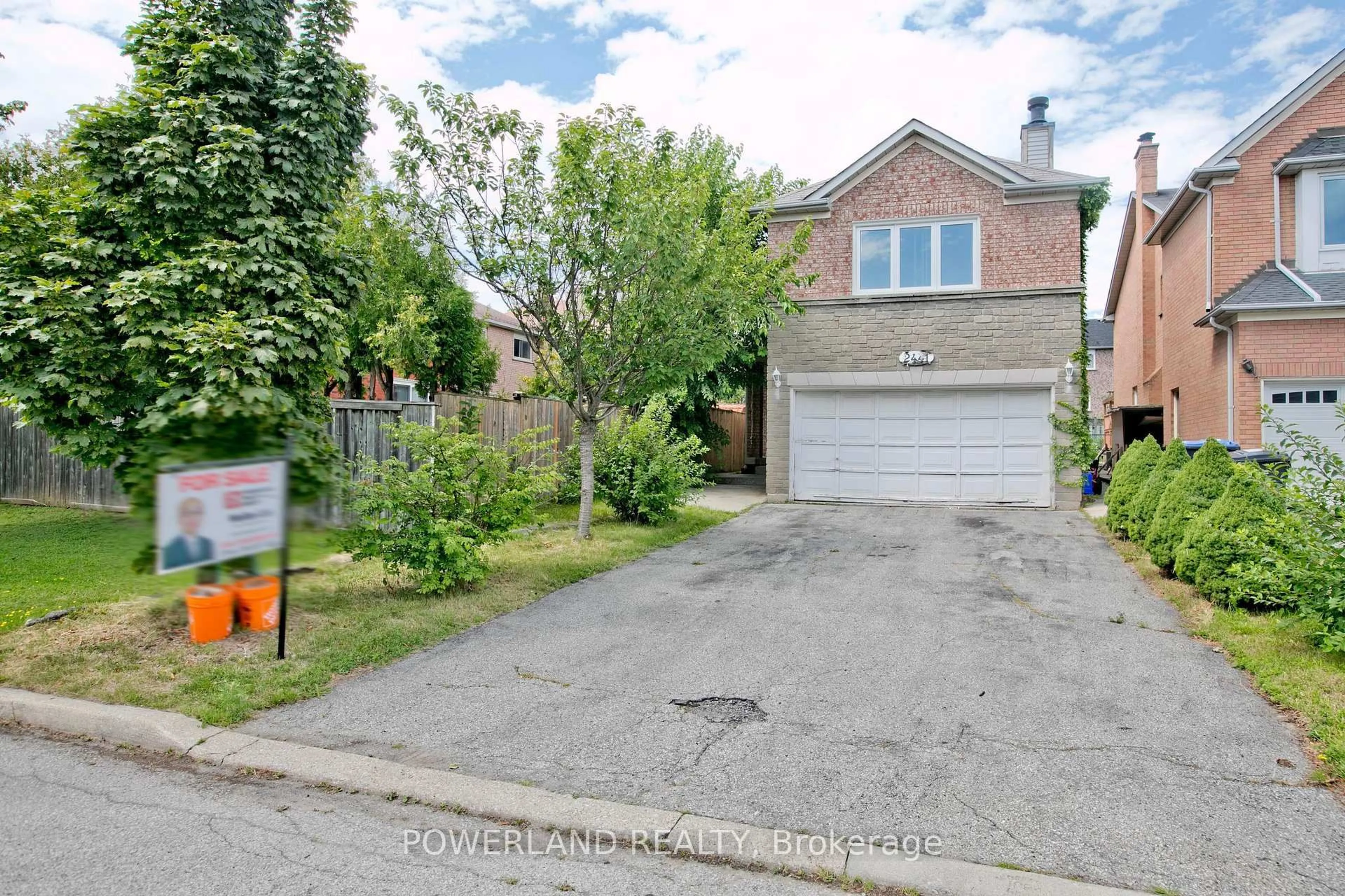 Home with brick exterior material, street for 2441 Strathmore Cres, Mississauga Ontario L5M 5K2