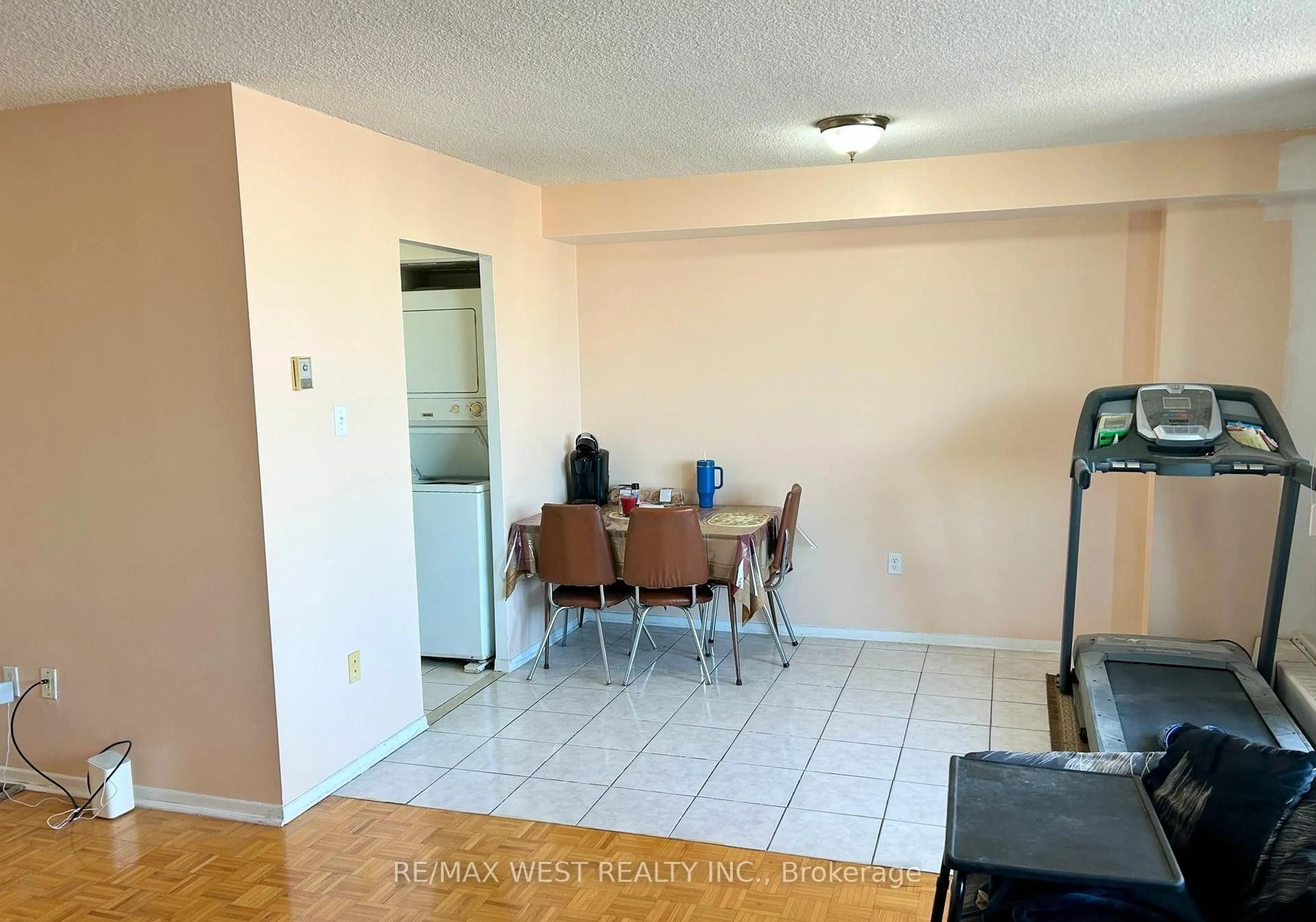 A pic of a room for 5 San Romano Way #1510, Toronto Ontario M3N 2Y4