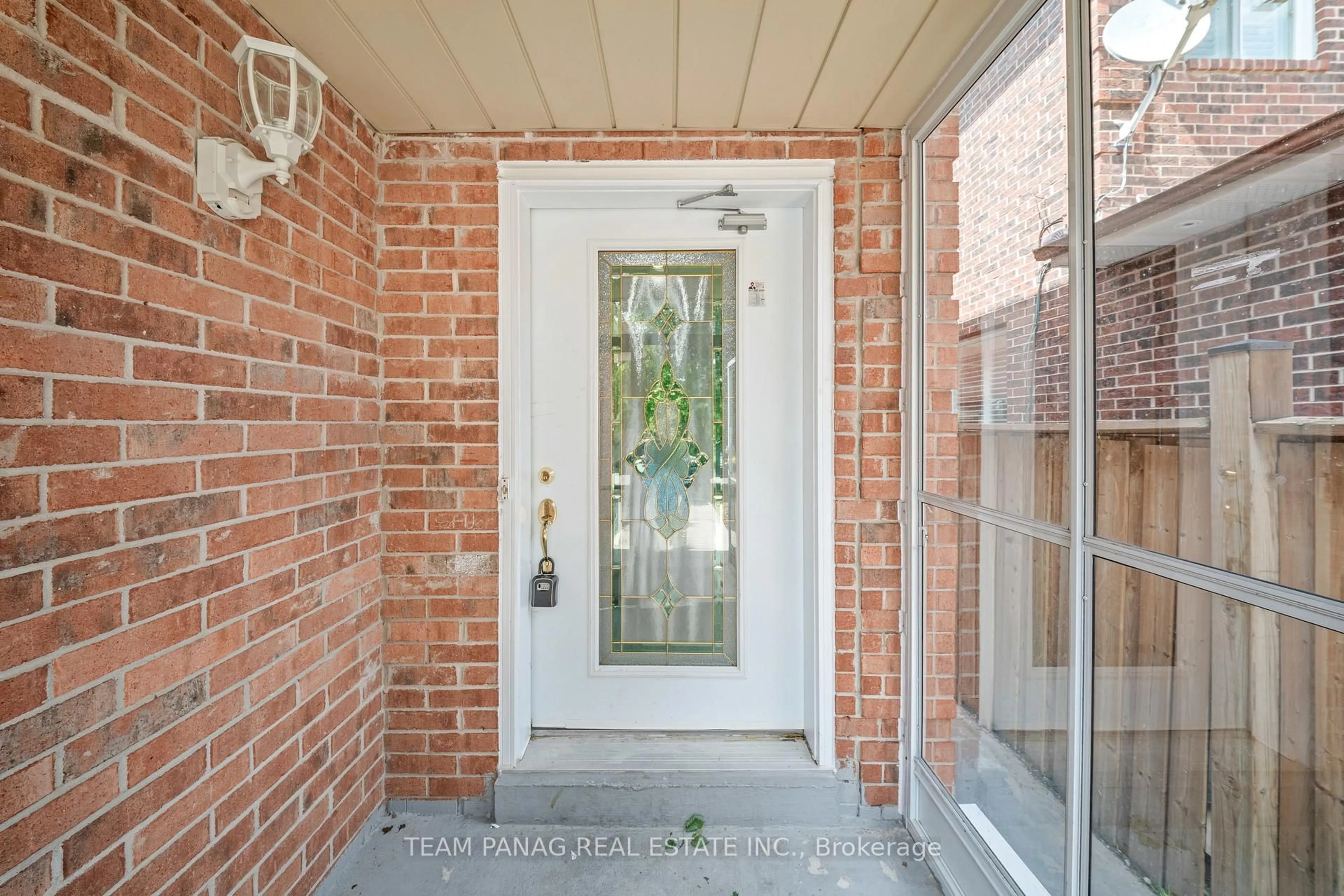 Unknown for 39 Colchester Ave, Brampton Ontario L6Z 3S7