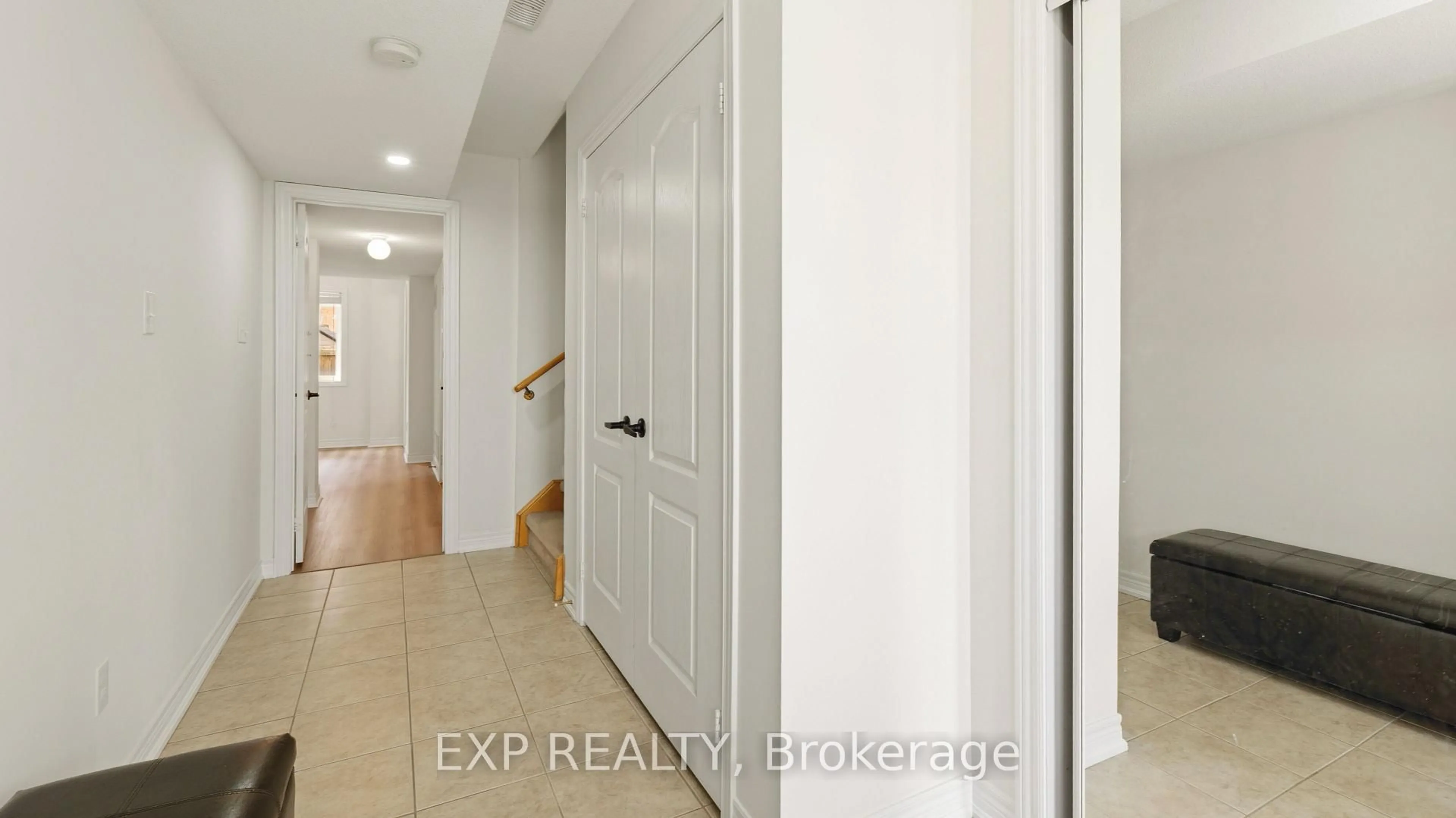 Indoor entryway for 45 October Pl, Brampton Ontario L6Y 0R6
