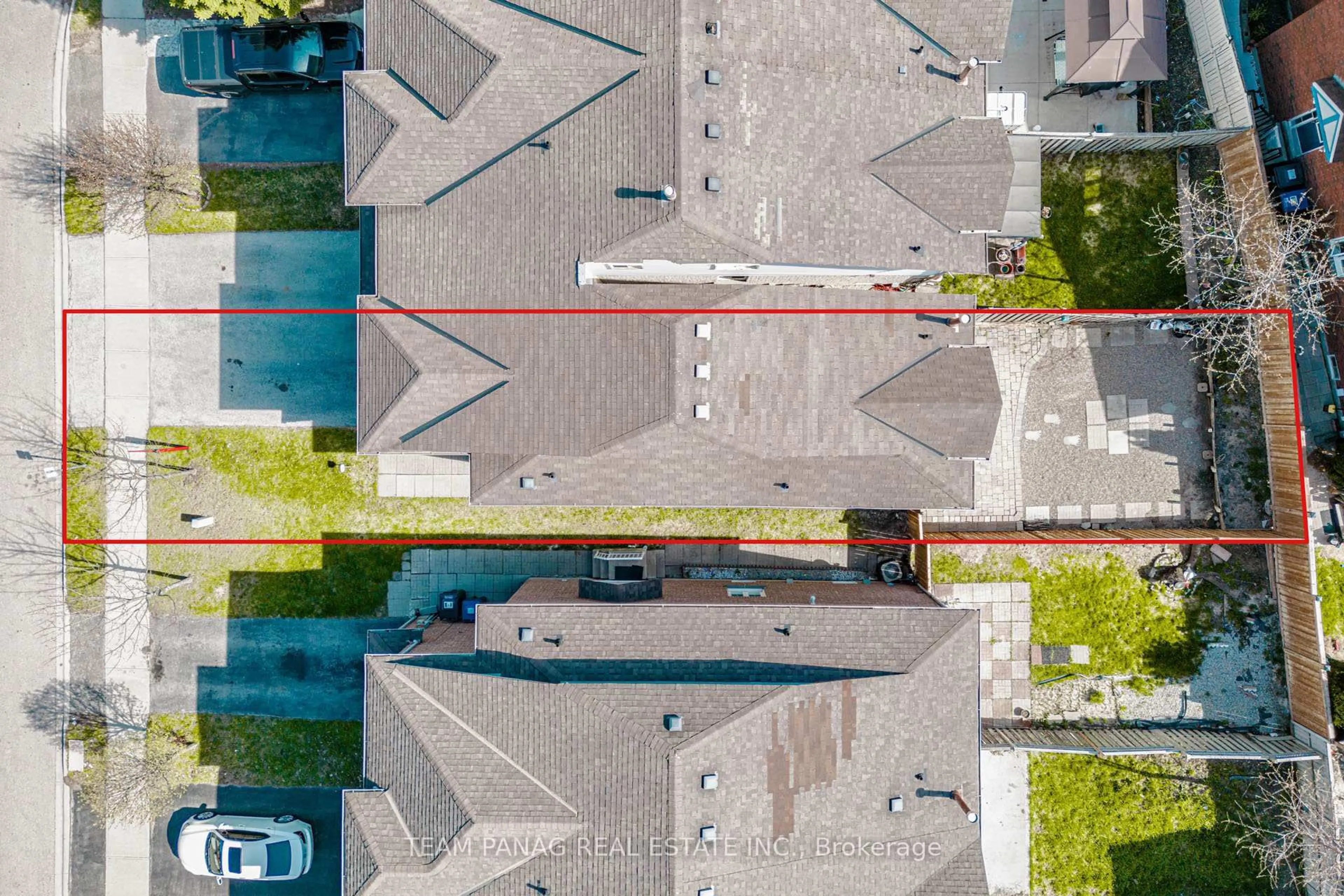 A pic from outside/outdoor area/front of a property/back of a property/a pic from drone, street for 25 Ural Circ, Brampton Ontario L6R 1H3