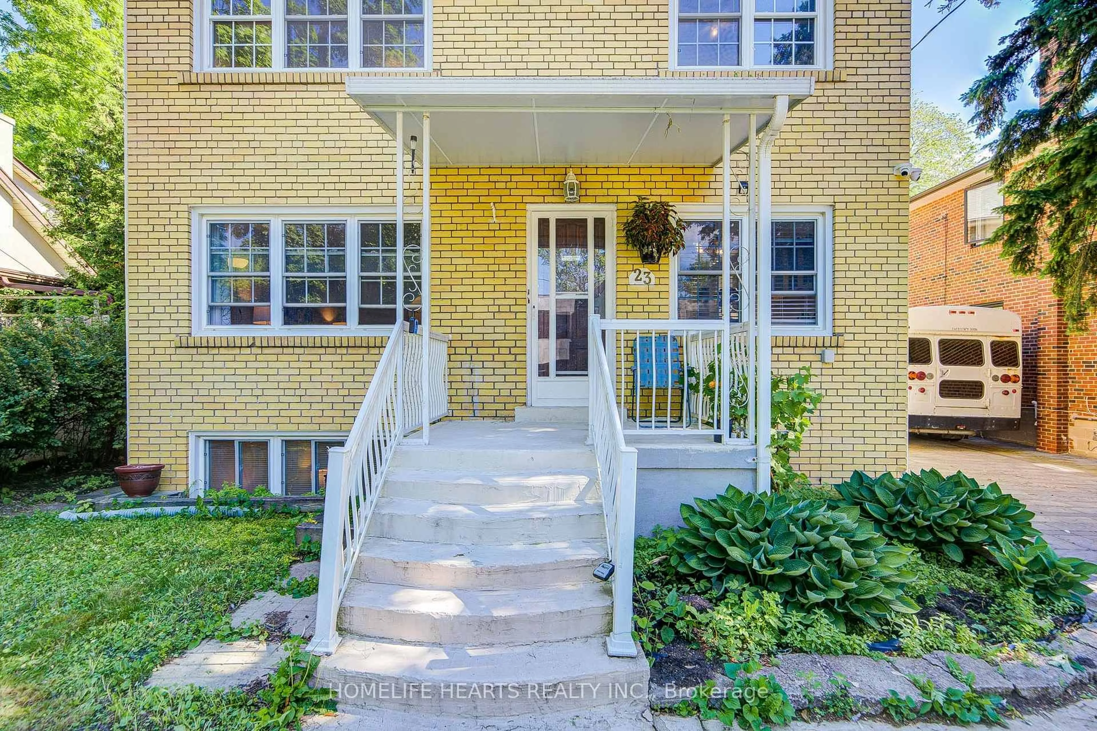 Unknown for 23 Broadview Ave, Mississauga Ontario L5H 2S8