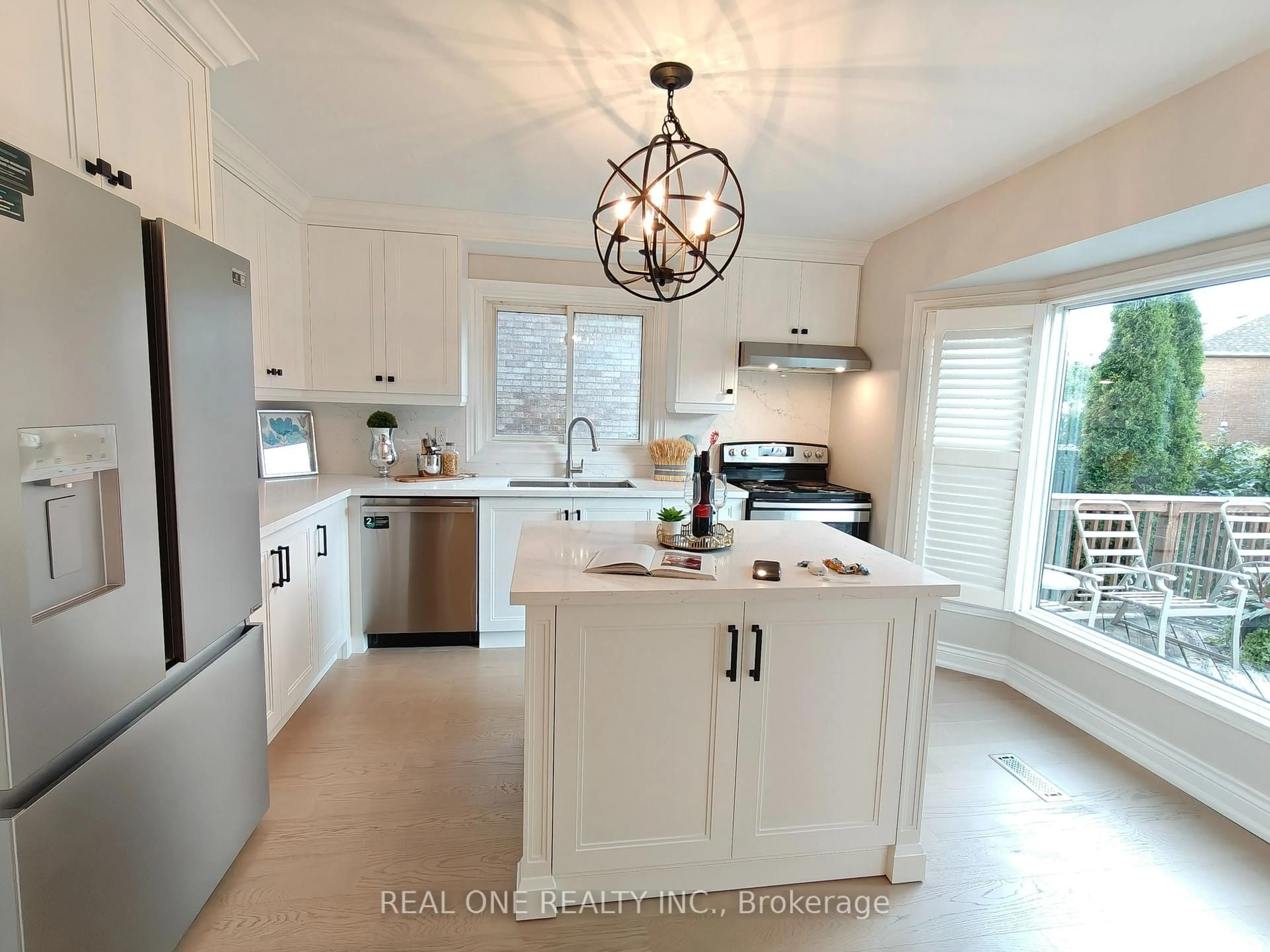 Open concept kitchen, ceramic/tile floor for 476 Bud Gregory Blvd, Mississauga Ontario L4Z 2K4