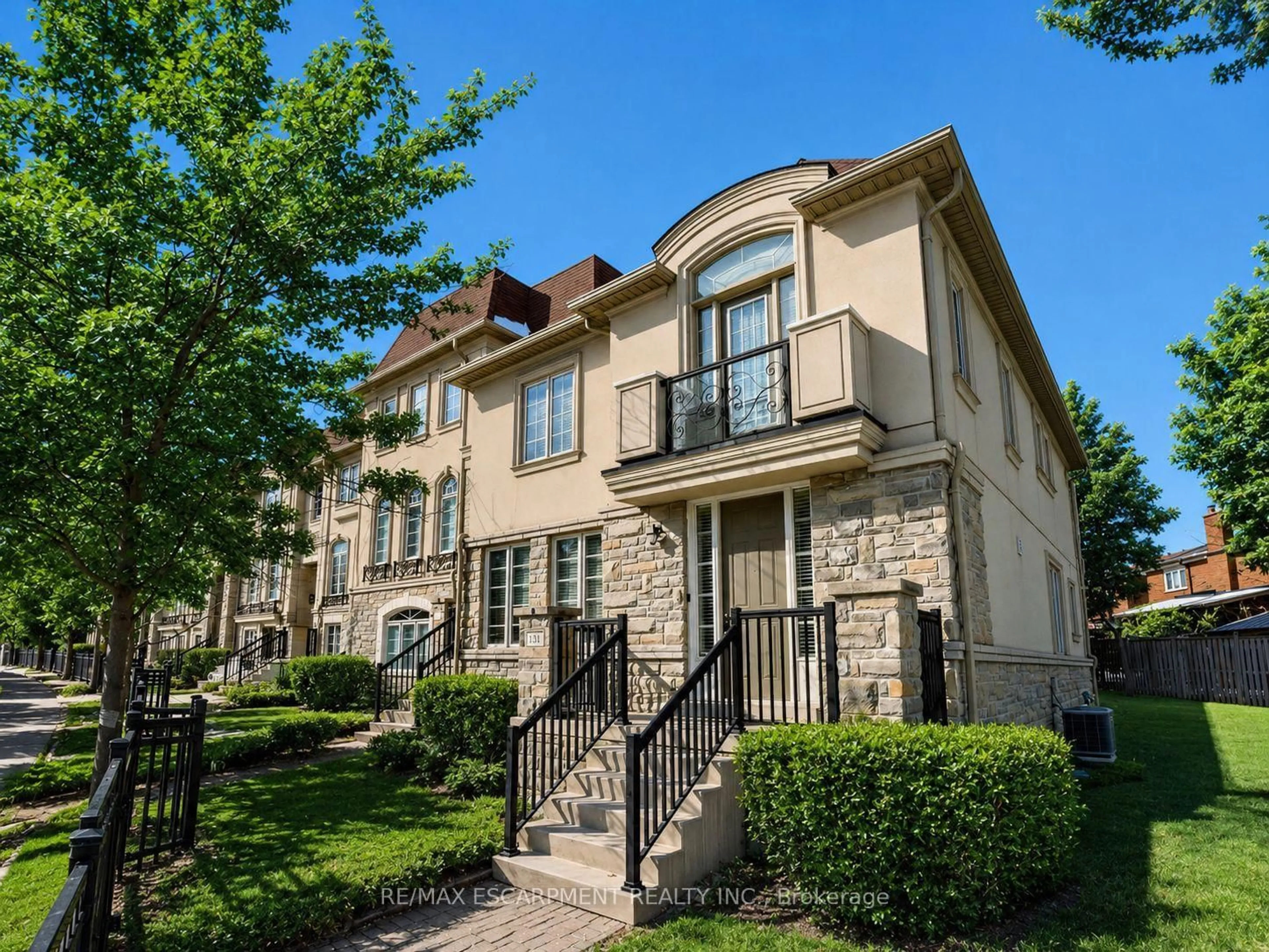 Home with brick exterior material, street for 131 Robert Speck Pkwy, Mississauga Ontario L4Z 0A6
