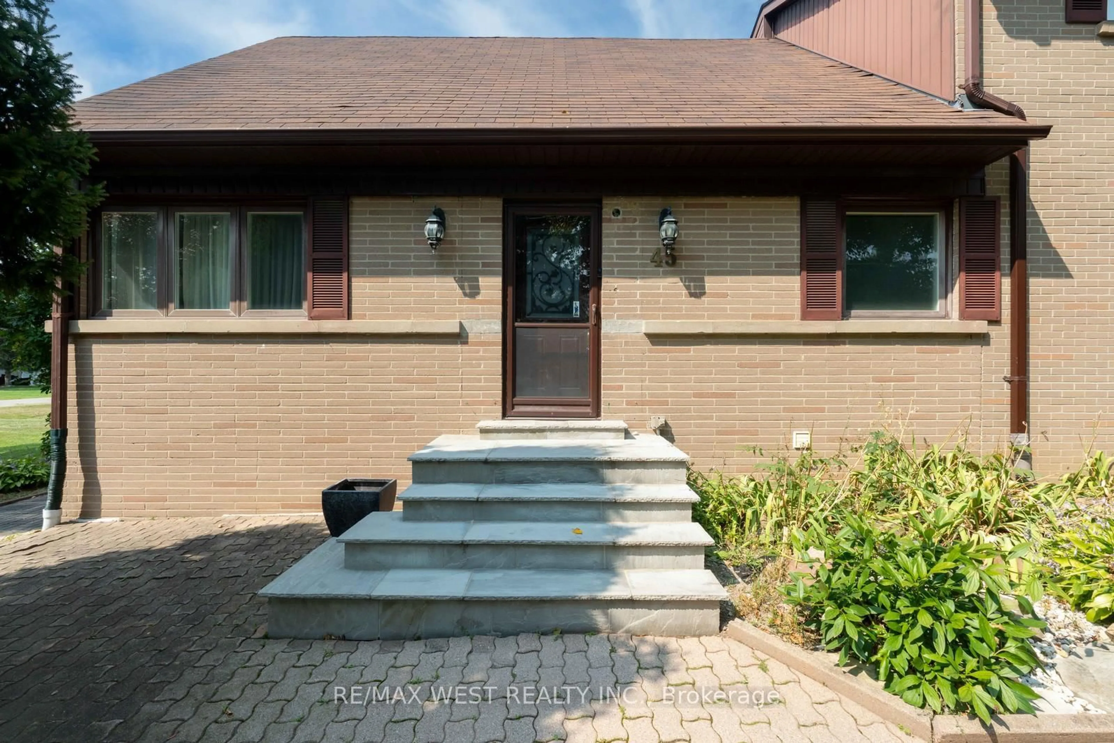 Unknown for 45 Marysfield Dr, Brampton Ontario L6P 0J2