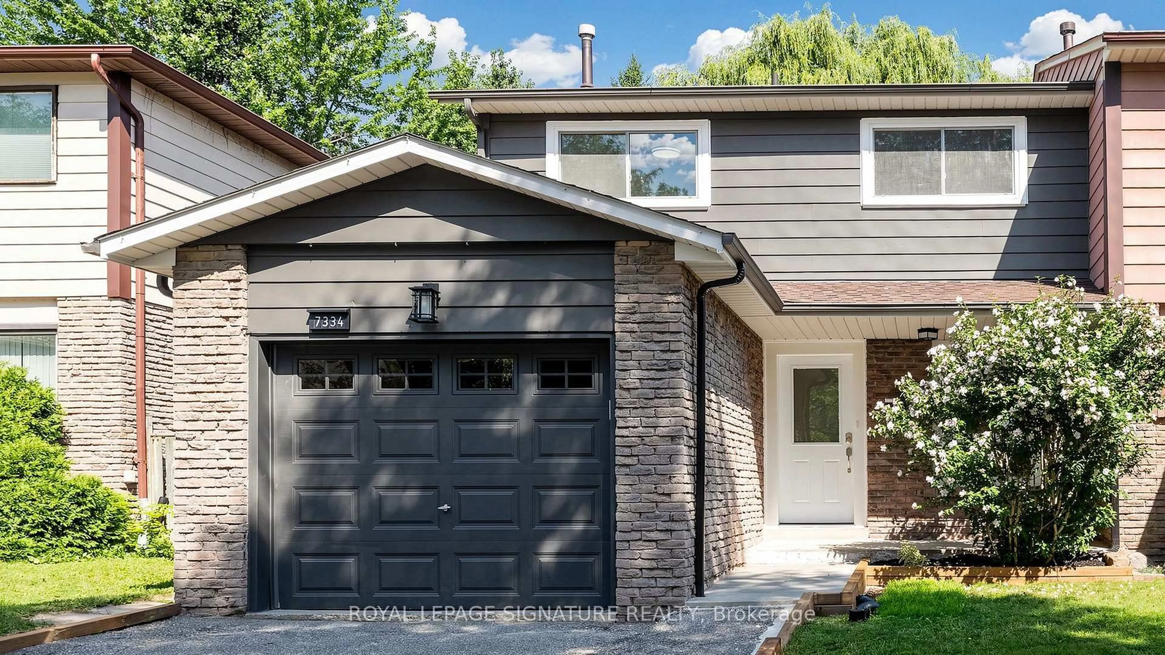 Home with brick exterior material, street for 7334 Bendigo Circ, Mississauga Ontario L5N 1Z5