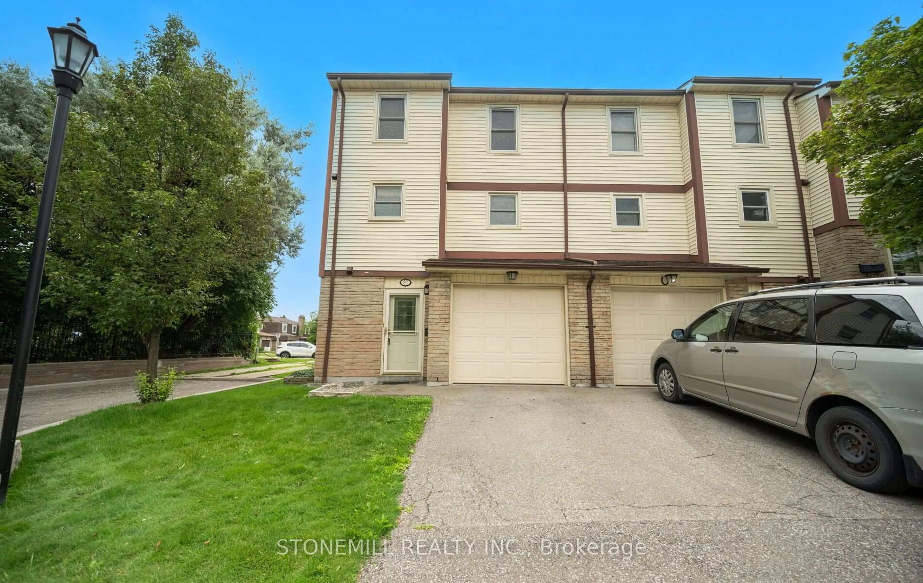 A pic from outside/outdoor area/front of a property/back of a property/a pic from drone, street for 7340 Copenhagen Rd #30, Mississauga Ontario L5N 2S5