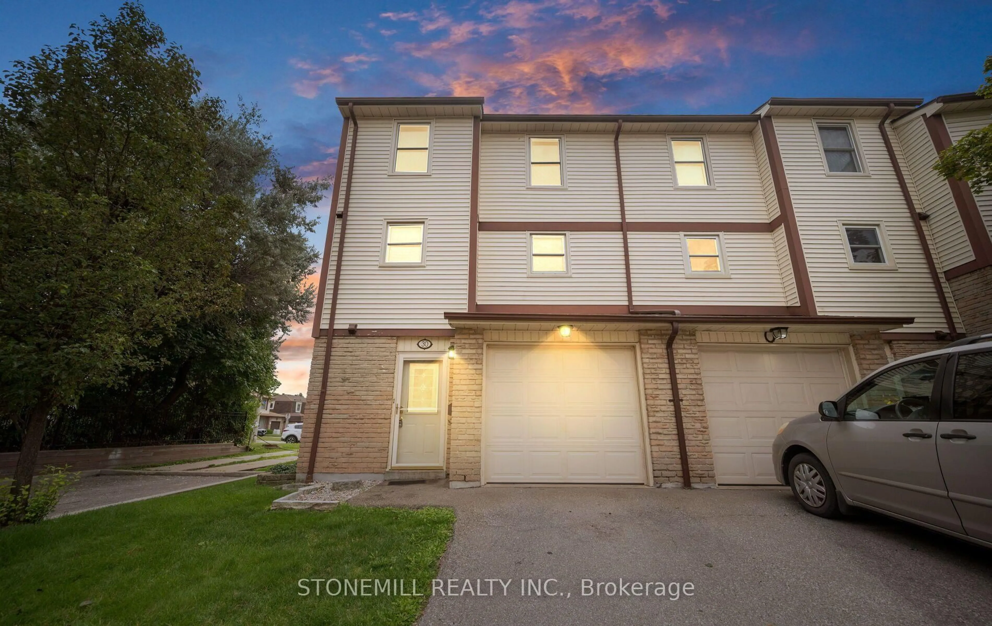 A pic from outside/outdoor area/front of a property/back of a property/a pic from drone, street for 7340 Copenhagen Rd #30, Mississauga Ontario L5N 2S5